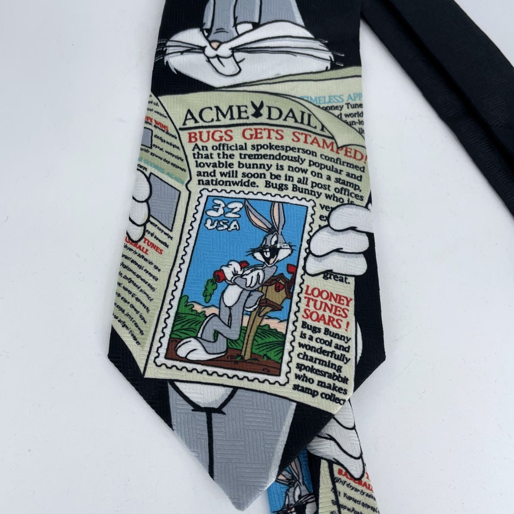 Vintage VINTAGE Looney Tunes Stamp Collection Bugs Bunny Newspaper Necktie Tie 1997 Mens Adult One Size Black Polyester Woven Logo Adjustable Classic 57"-60" Size ONE SIZE - 4 Thumbnail