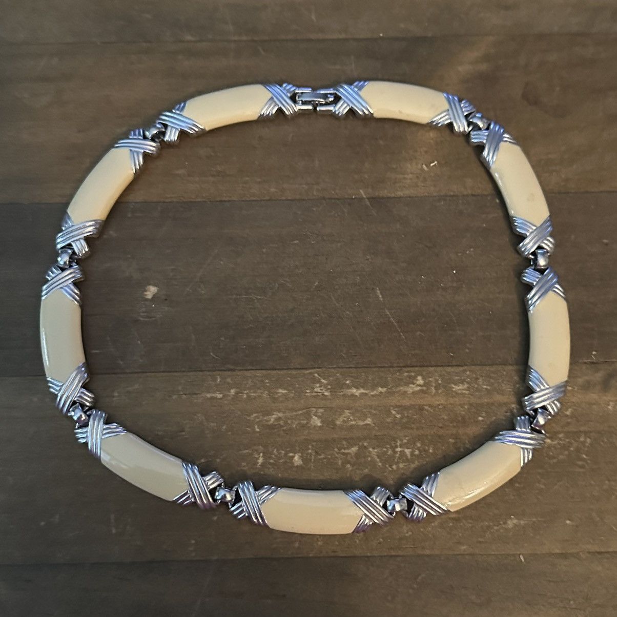 Monet Vintage Monet silver tone cream enamel link collar necklace Size ONE SIZE - 2 Thumbnail