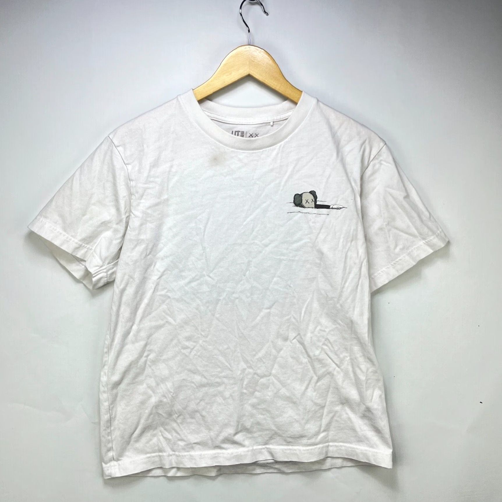 Kaws Uniqlo X KAWS UT T Shirt Small Sesame Street Art Ocean Mens T-Shirt White KAWS x Uniqlo 90s vibe? Size US S / EU 44-46 / 1 - 4 Thumbnail