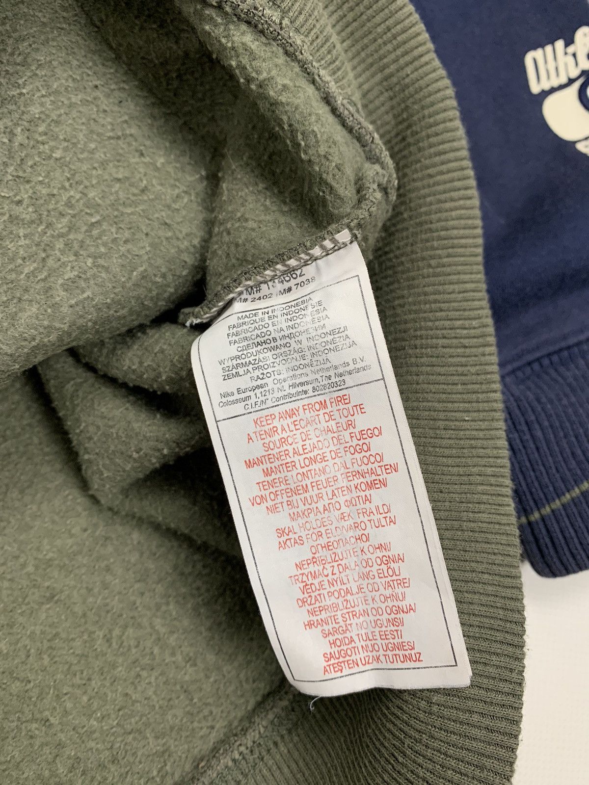 Nike × Vintage Vintage 90’s Nike Big Logo Hoodie Size US L / EU 52-54 / 3 - 12 Thumbnail