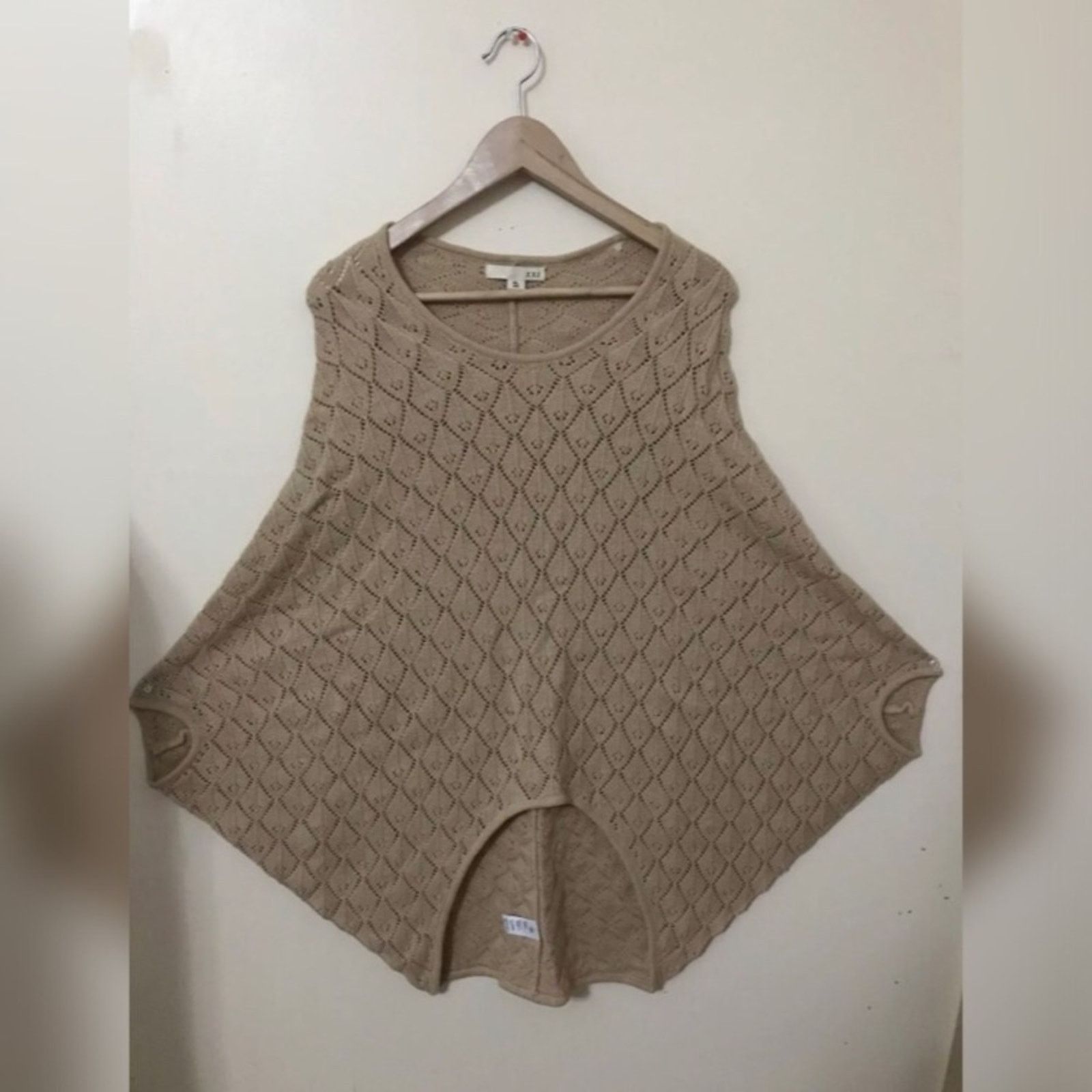 Other XXI Caramel Batwing 30% Wool Pullover Sweater/Poncho Size M / US 6-8 / IT 42-44 - 2 Thumbnail