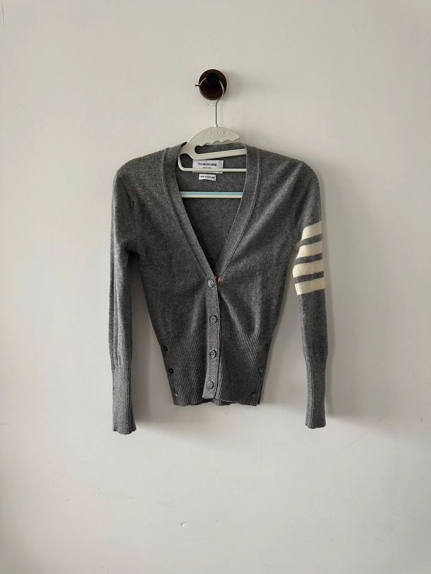Thom Browne Thom Browne Grey Cashmere Cardigan 36 98 New Size XS / US 0-2 / IT 36-38 - 1 Thumbnail