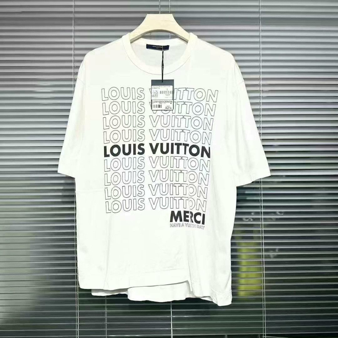 Louis Vuitton louis vuitton short sleeve t-shirt for men Size US S / EU 44-46 / 1 - 1 Thumbnail