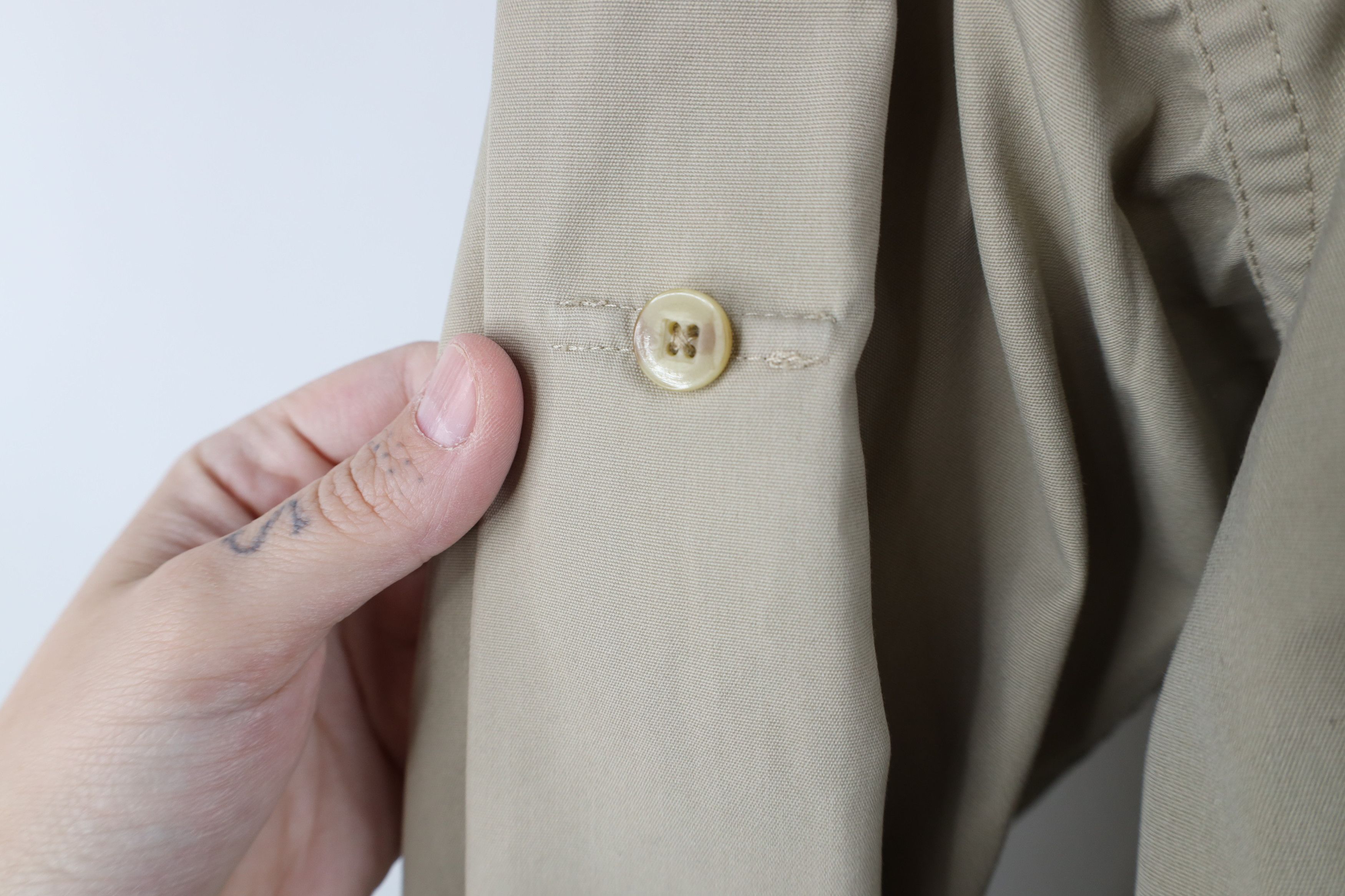 Cabelas Vintage 90s Cabelas Spell Out Safari Bush Button Shirt Beige Size US L / EU 52-54 / 3 - 6 Thumbnail