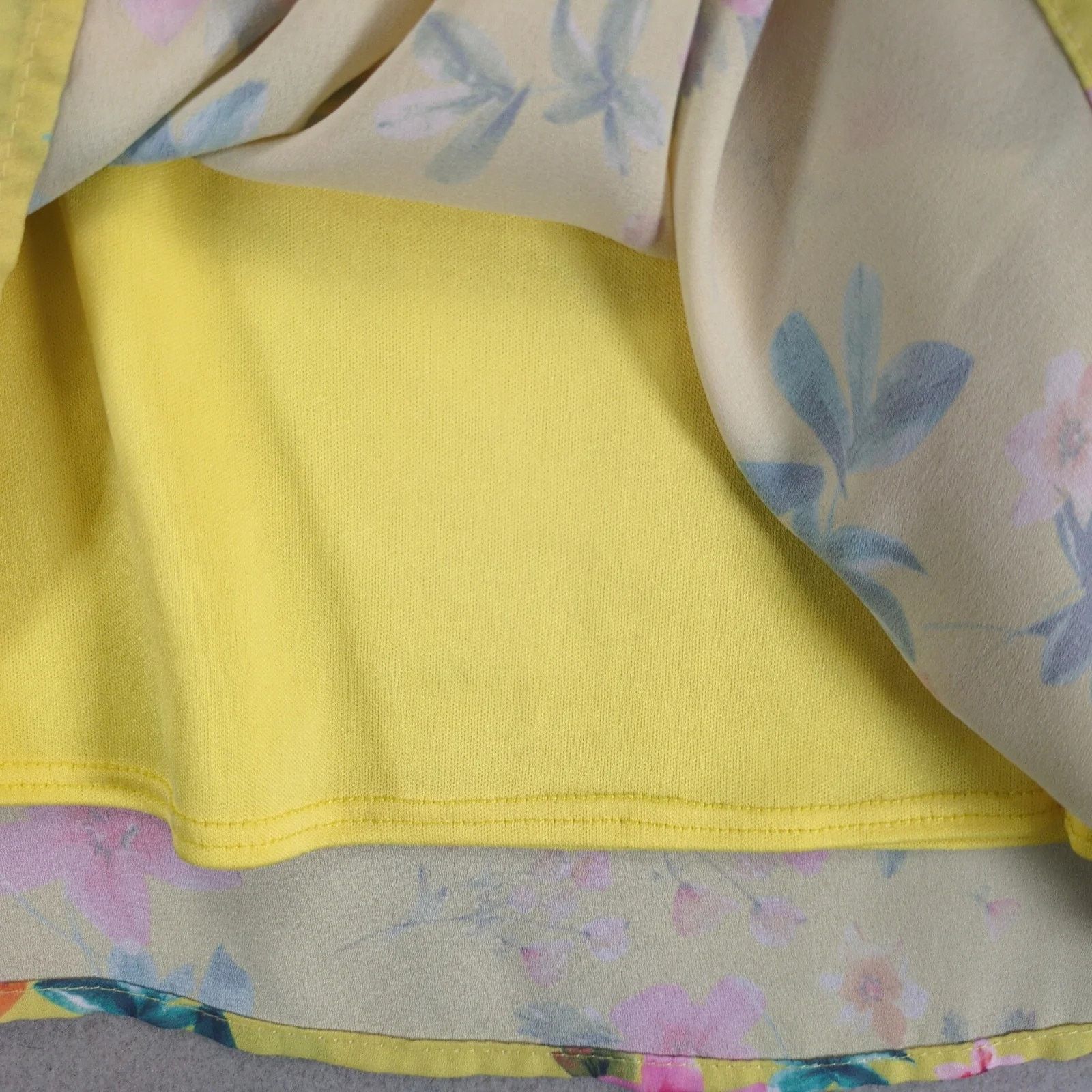 Other Peach Love California Yellow Floral Camisole Top Cami Tank S Size S / US 4 / IT 40 - 7 Thumbnail