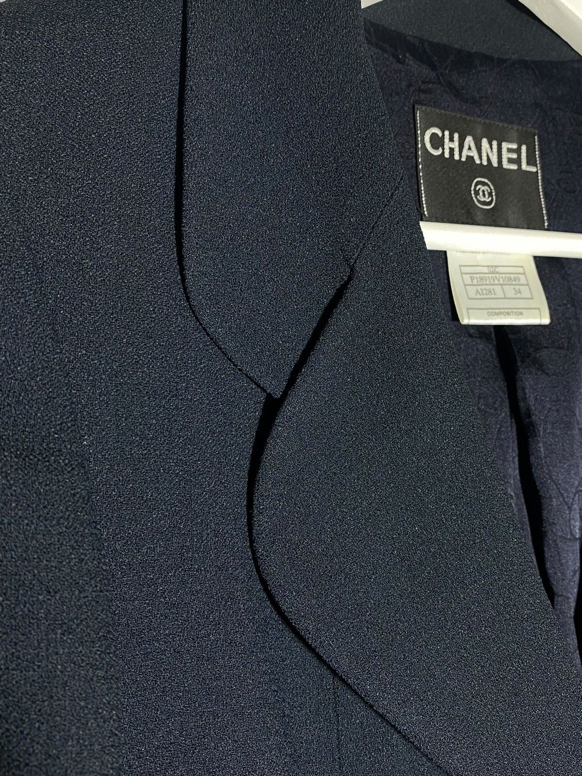 Chanel Chanel Navy Blue Blazer Embellished Rhinestone Button Jacket Size XS / US 0-2 / IT 36-38 - 13 Thumbnail