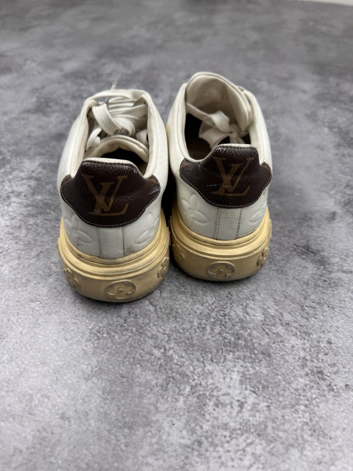 Louis Vuitton Louis Vuitton White Monogram Sneakers Women Size 36 Size US 6 / IT 36 - 5 Thumbnail