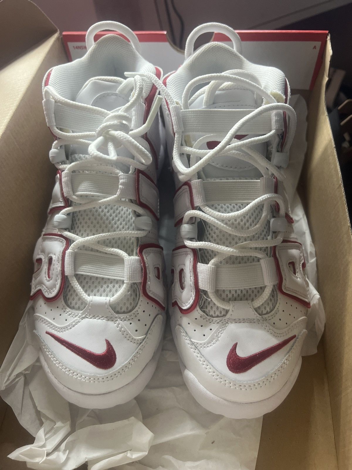 Nike NIKE AIR MORE UPTEMPO VARSITY RED Size US 6 / EU 39 - 5 Thumbnail