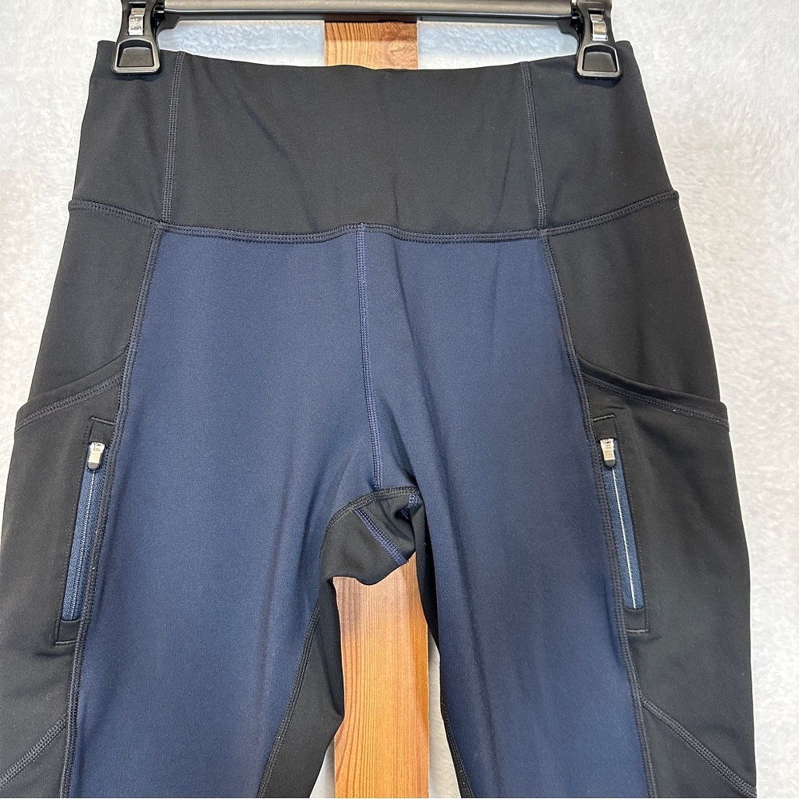 Athleta Athleta Traverse Navy Blue & Black High Rise Leggings Sz S Size 25" / US 0 / IT 36 - 3 Thumbnail