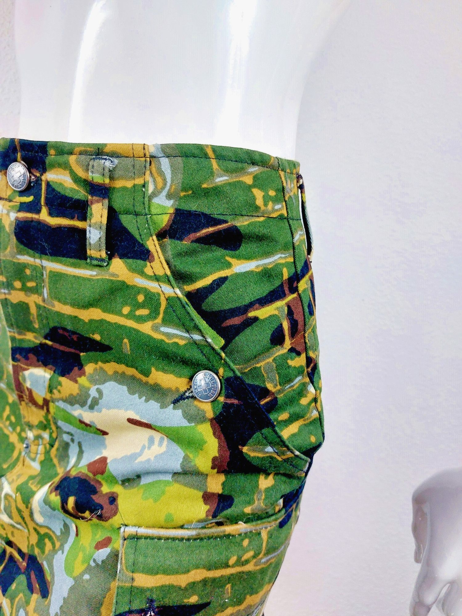 Jean Paul Gaultier Jean Paul Gaultier 1997 Face Anarchy Fight Racism Skirt RT Size 25" / US 0 / IT 36 - 15 Thumbnail