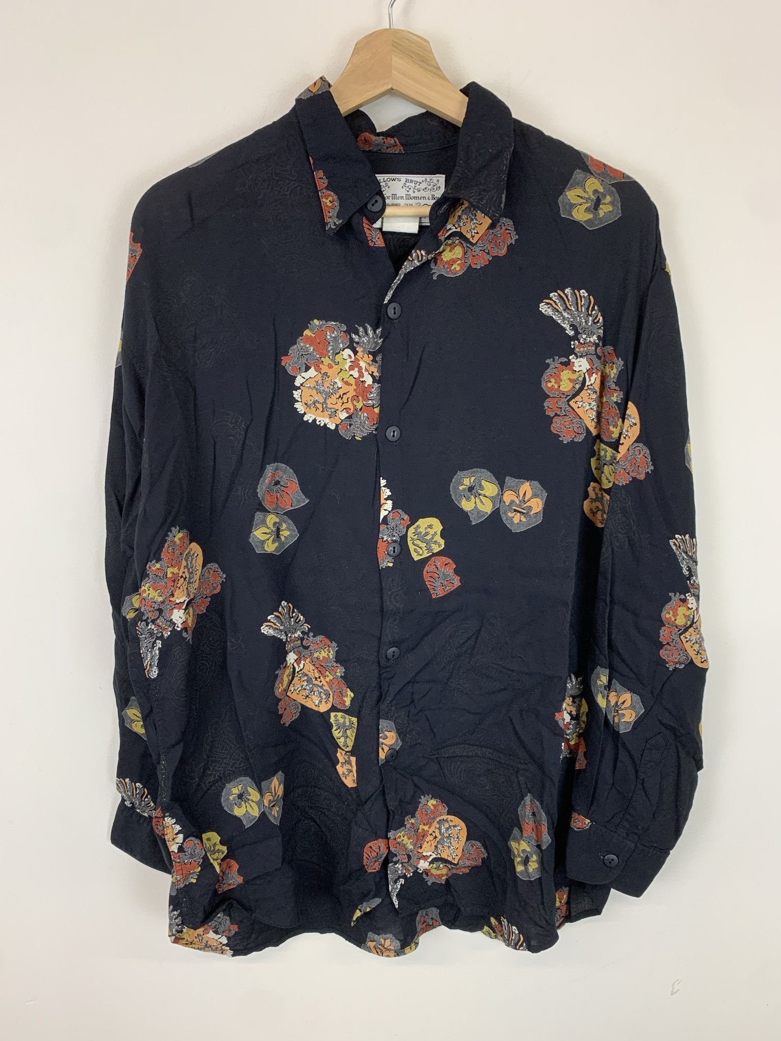 Flannel × Vintage Vintage 1990s Lion Crest Fleur De Lis Rayon Shirt Size M Size US M / EU 48-50 / 2 - 1 Thumbnail