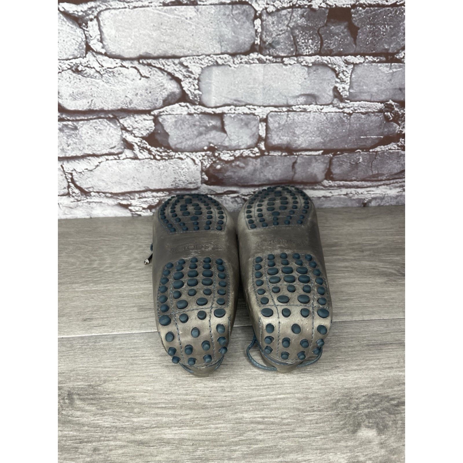 Tod's Tod's Gommino Gray Leather Moccasin Driving Loafers Women’s Size US 8 / IT 38 - 21 Thumbnail