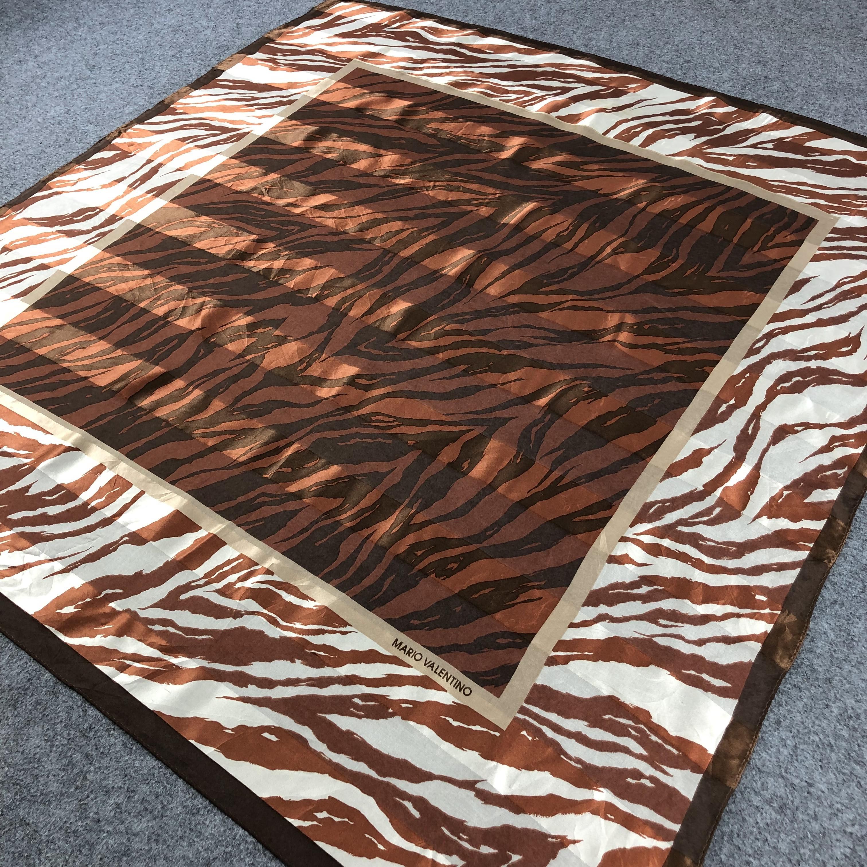 Mario Valentino Vintage Mario Valentino Slit Thread Silk Scarf M356 Size ONE SIZE - 3 Thumbnail