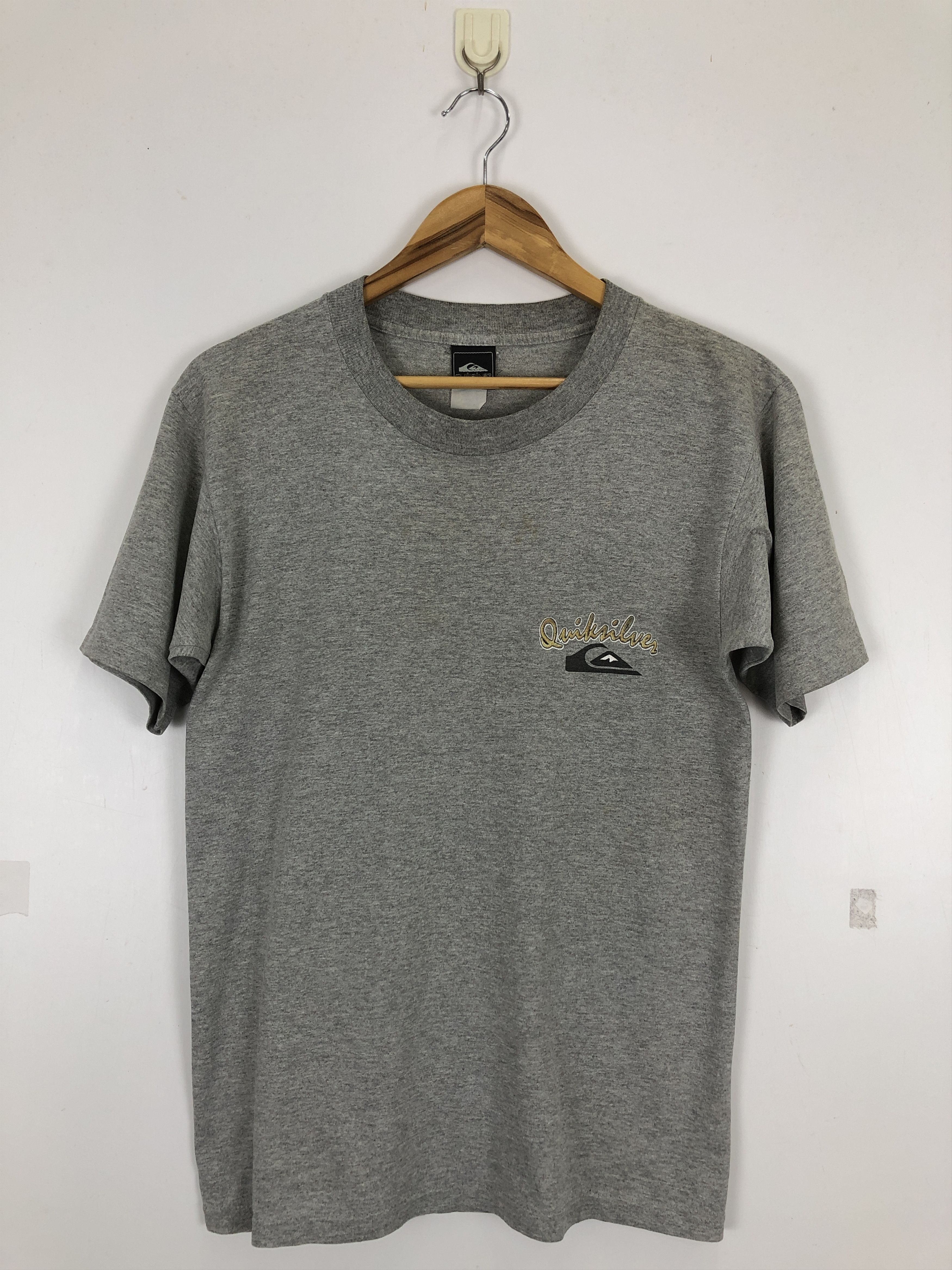 Quiksilver × Vintage Vintage 90s Quiksilver Big Logo Surfing Tee TA0487 Size US S / EU 44-46 / 1 - 1 Thumbnail