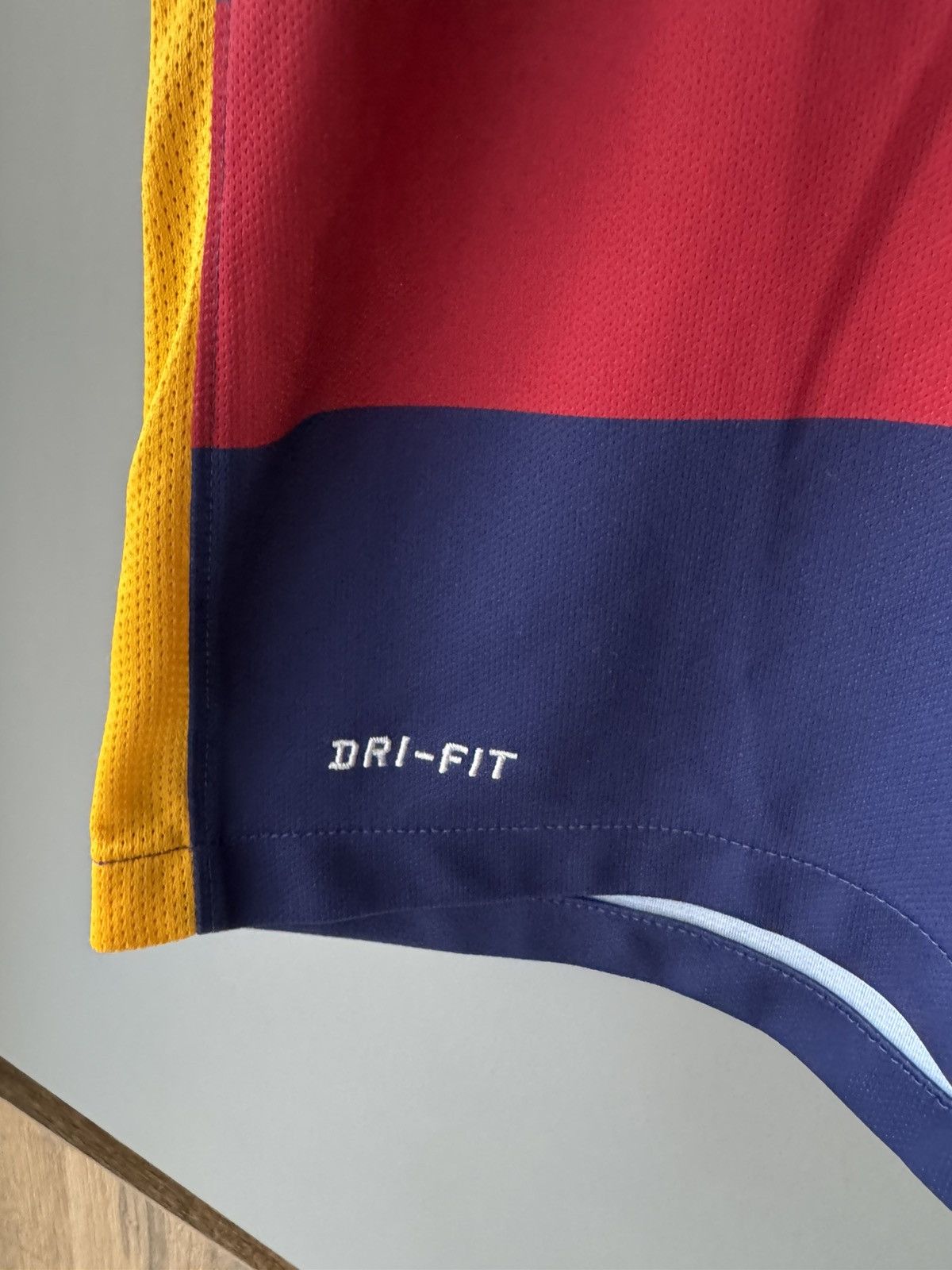 Nike Nike Barcelona 2015/16 Home Jersey (Messi) Size US M / EU 48-50 / 2 - 4 Thumbnail