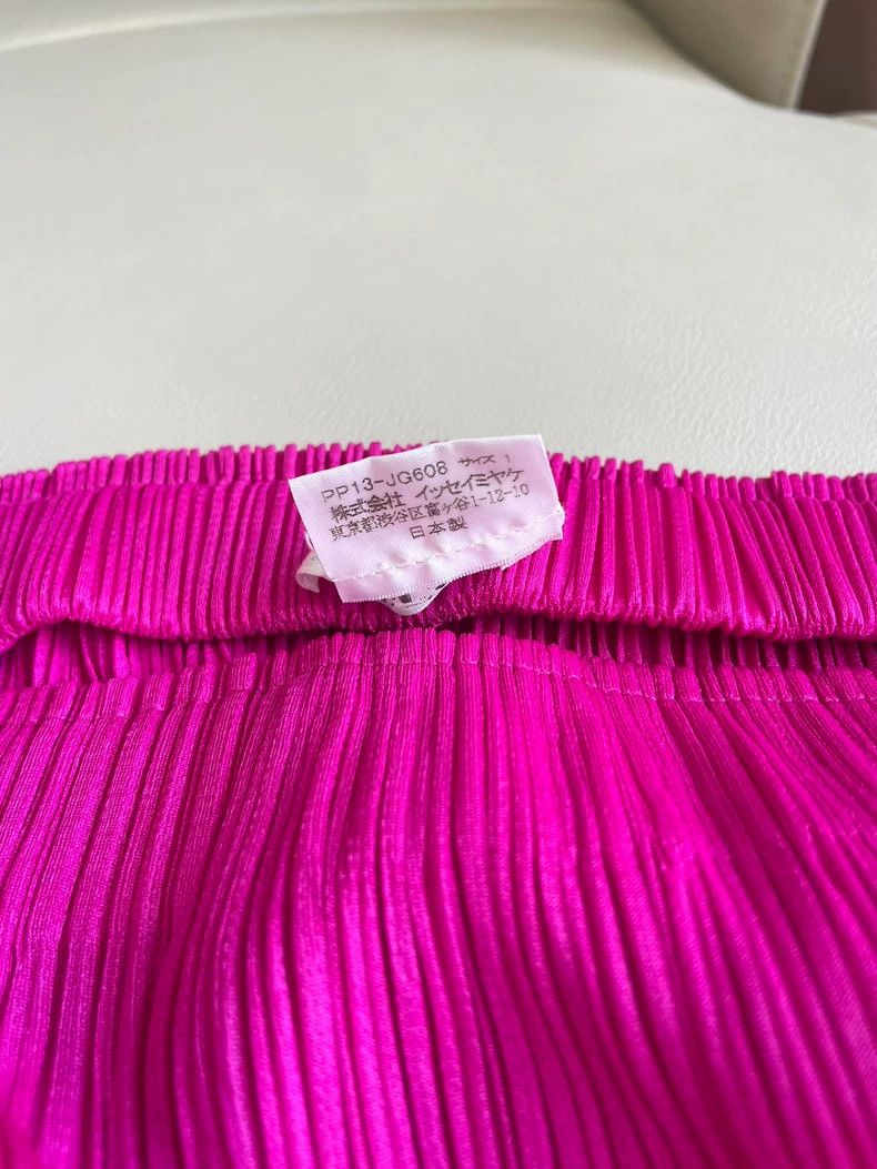 Issey Miyake Issey Miyake size:1 Pink Ripple Color series pleated skirt Size 22" - 4 Thumbnail