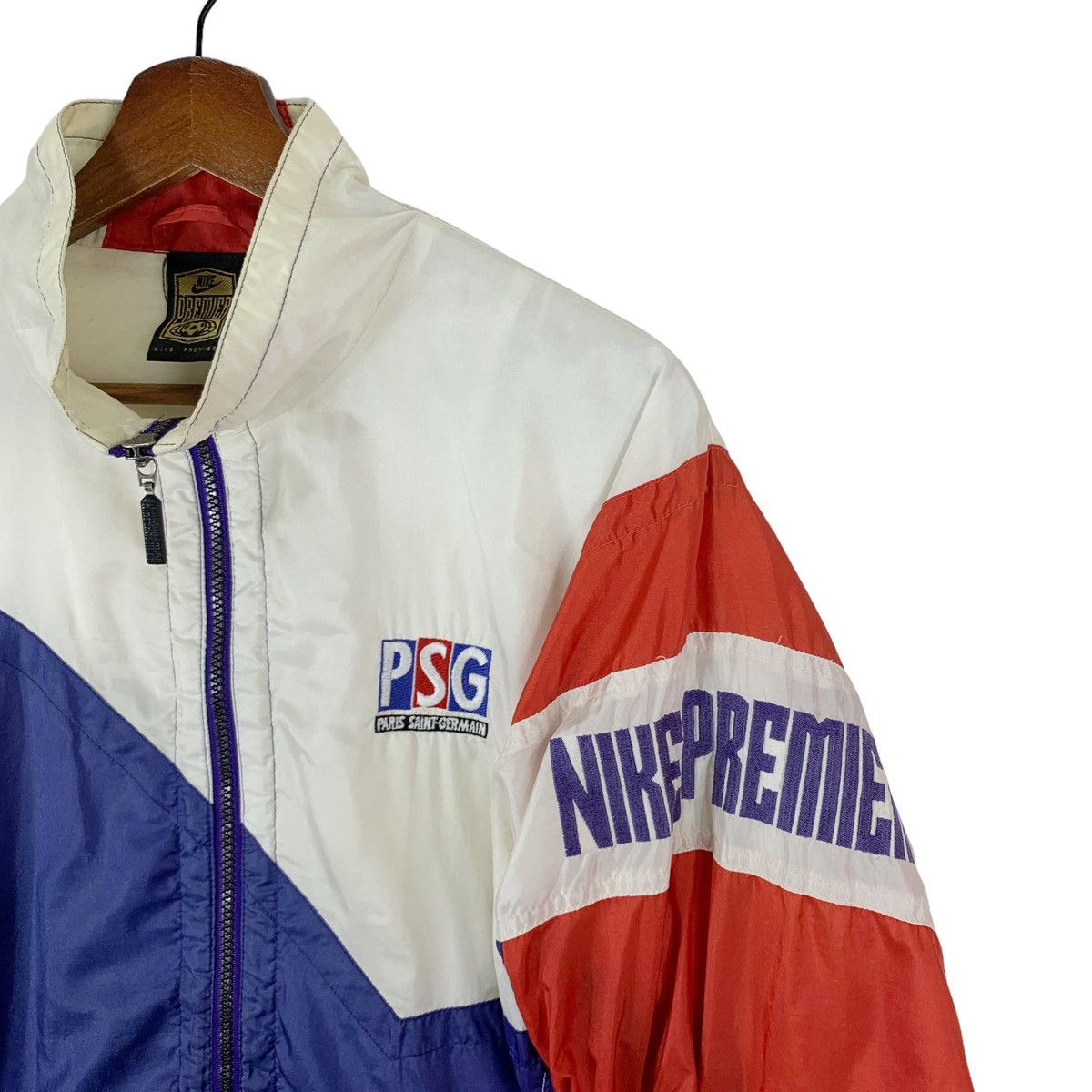 Nike × Vintage VINTAGE 90S NIKE SWOOSH PSG SPORTSWEAR LIGHT ZIPPER JACKET Size US M / EU 48-50 / 2 - 7 Thumbnail