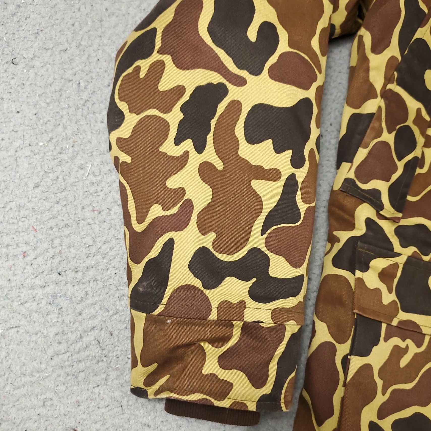 Vintage VINTAGE Woolrich Jacket Mens Small Tan Camo Gore-Tex Hooded Parka Made USA 90s Size US S / EU 44-46 / 1 - 3 Thumbnail