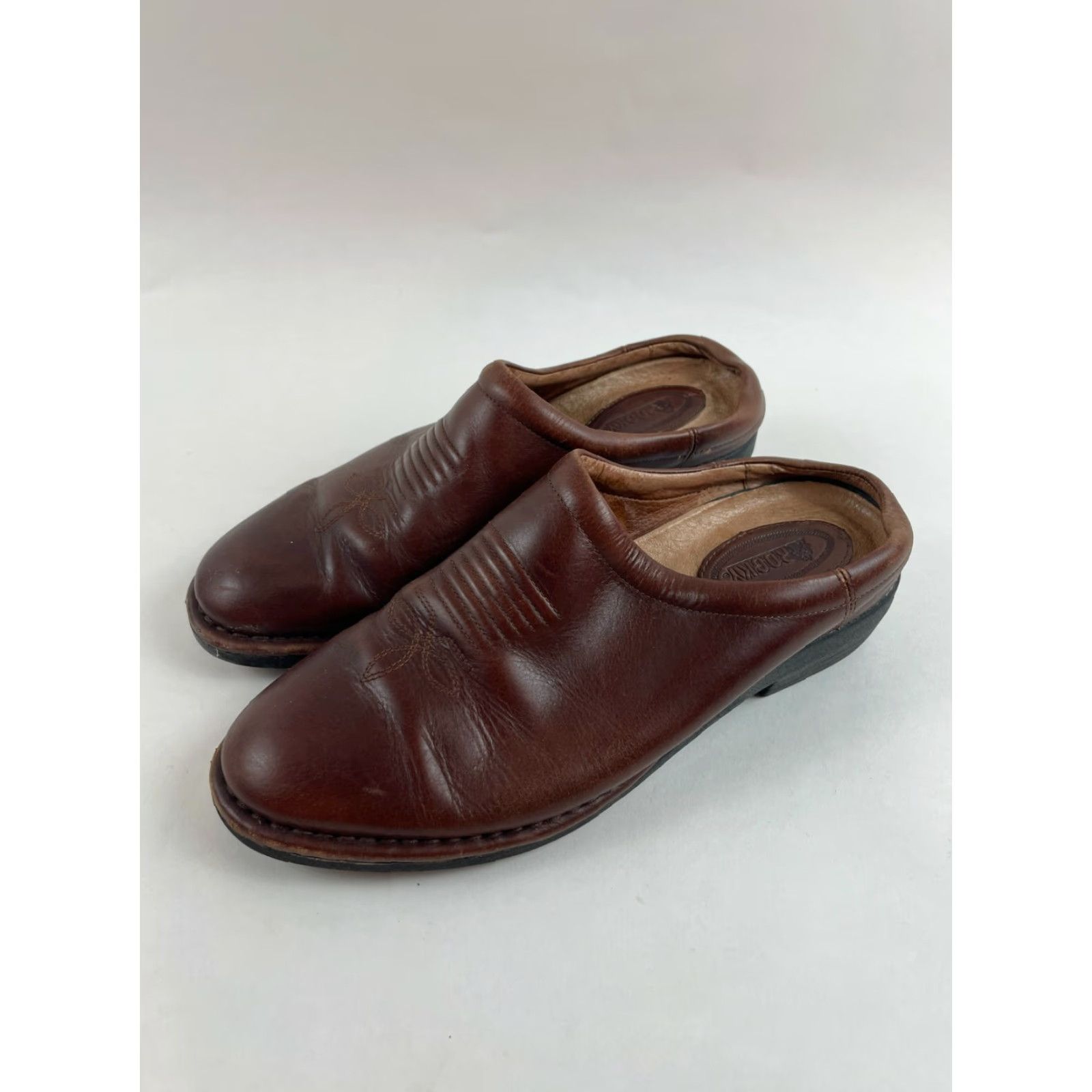 Vintage ROCKY Shoes Women's Size 8.5 Brown Leather Casual Slip On Cap Toe Embroidered Size ONE SIZE - 2 Thumbnail
