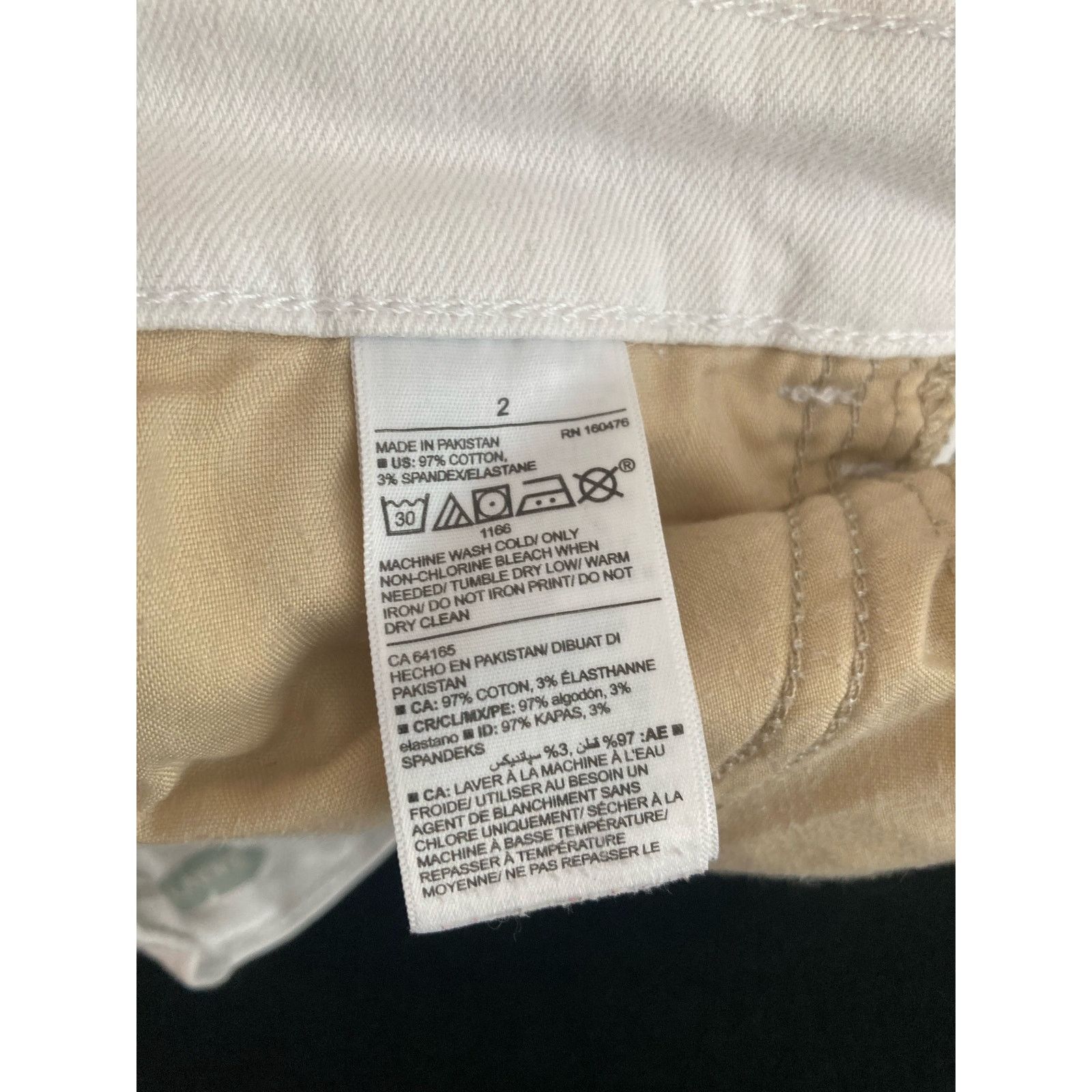 Old Navy Old Navy Boyfriend Shorts Mid Rise Distressed White Shortie Size 26" / US 2 / IT 38 - 4 Thumbnail