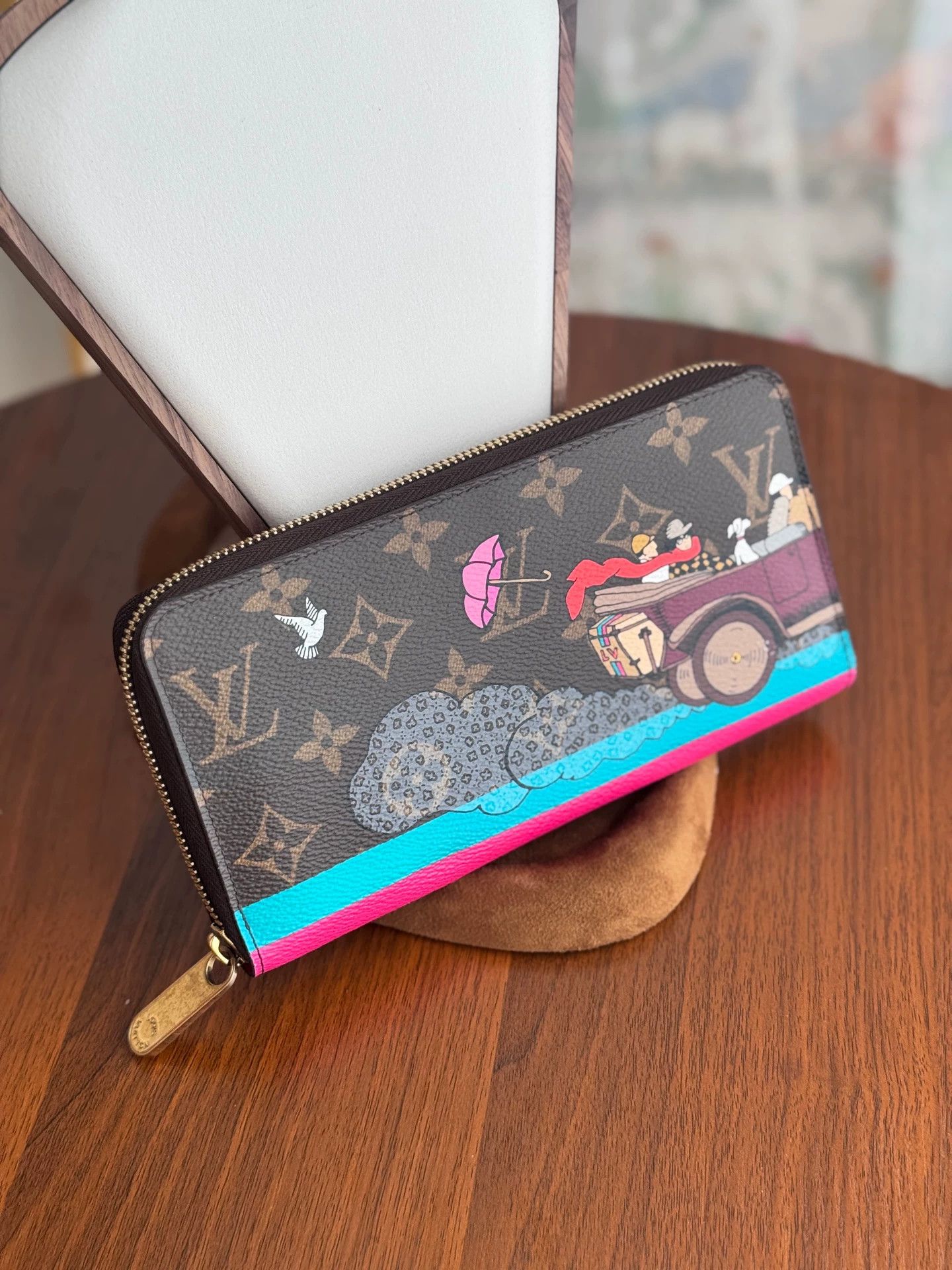 Louis Vuitton LV Women's 98NEW Tintin Graffiti LE Long Wallet Size ONE SIZE - 2 Thumbnail