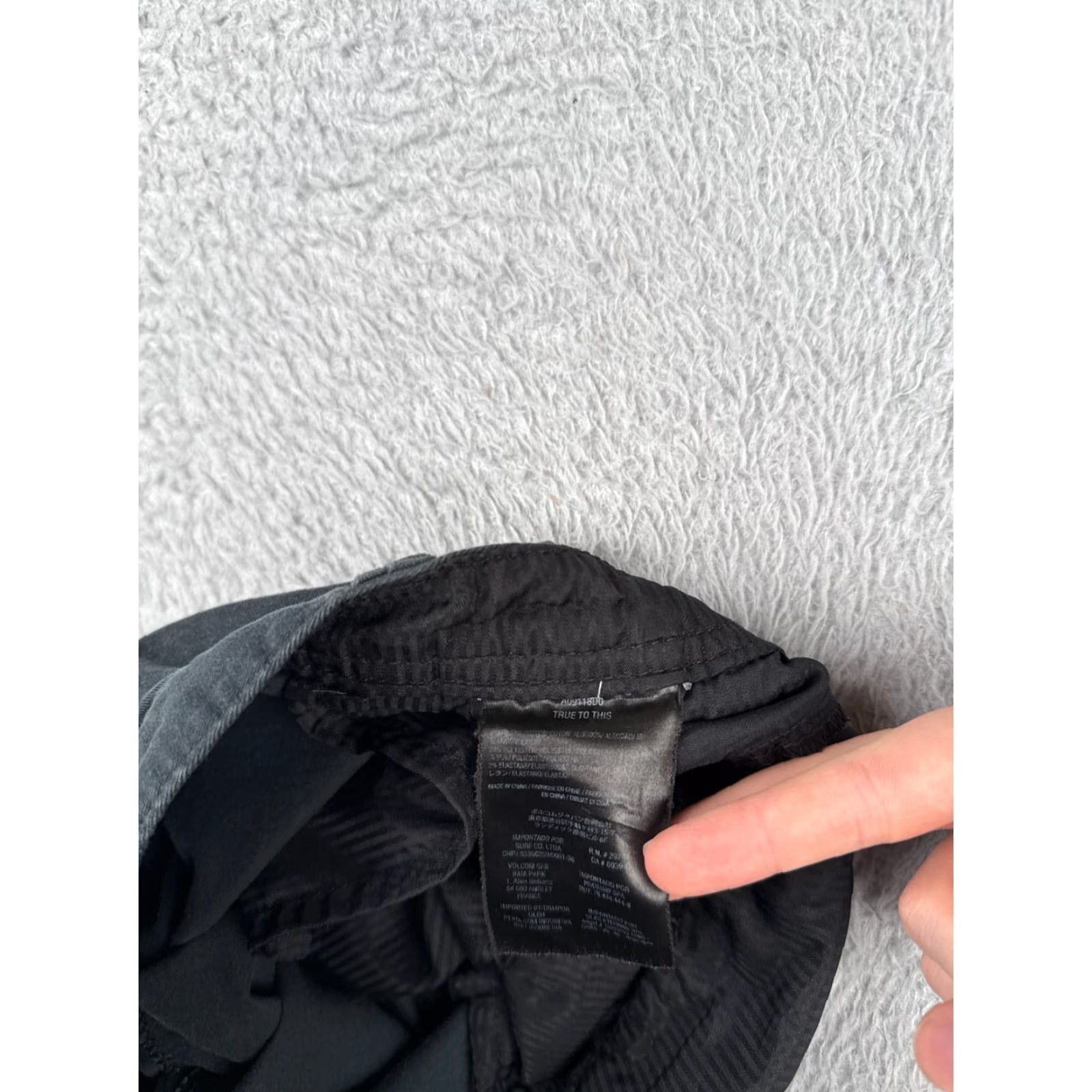 Volcom Volcom Shorts Adult 30 Black Cotton Blend Chino Skate 5-Pocket Casual Mens Size US 30 / EU 46 - 7 Thumbnail