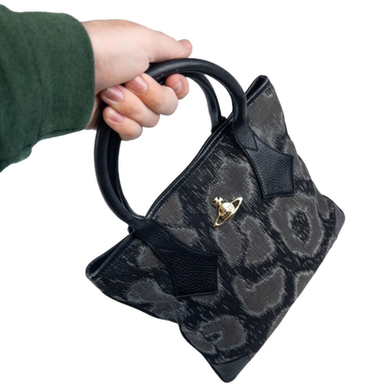 Vivienne Westwood Vintage Vivienne Westwood Shoulder Bag Size ONE SIZE - 4 Thumbnail