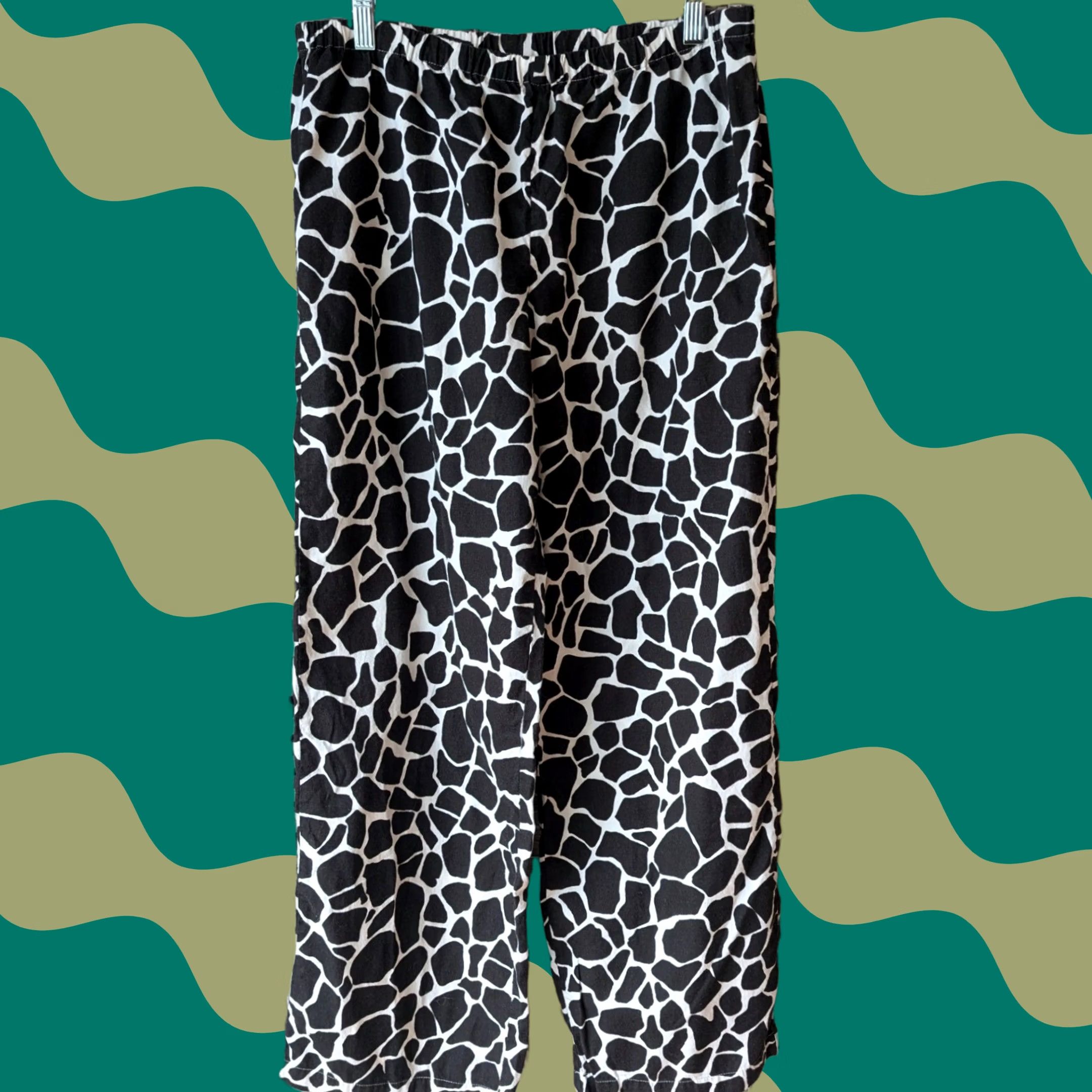 Ann Taylor Ann Taylor Pajama Pants Womens M Black White Giraffe Print Cotton Lounge Size 32" / US 10 / IT 46 - 1 Thumbnail