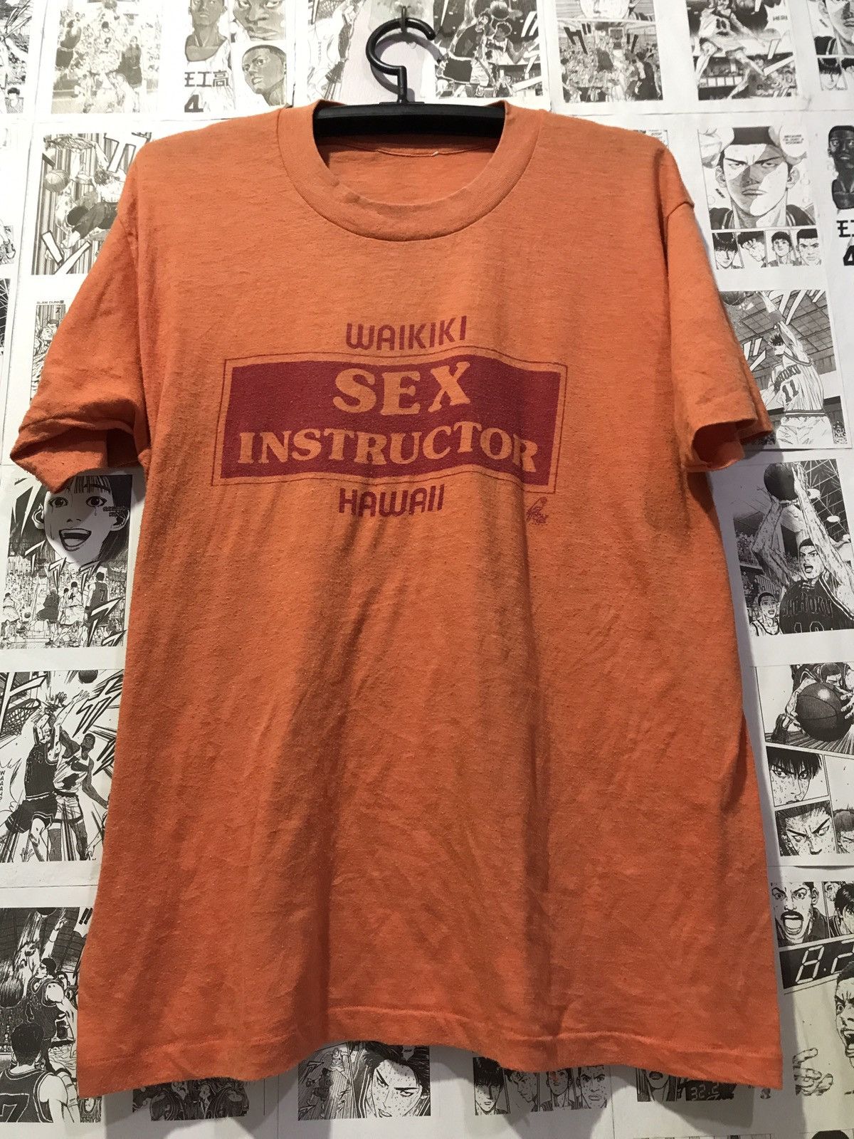 Vintage Vintage 80s Poly Tees Sex Instructor Hawaii T-Shirt Size US L / EU 52-54 / 3 - 1 Thumbnail