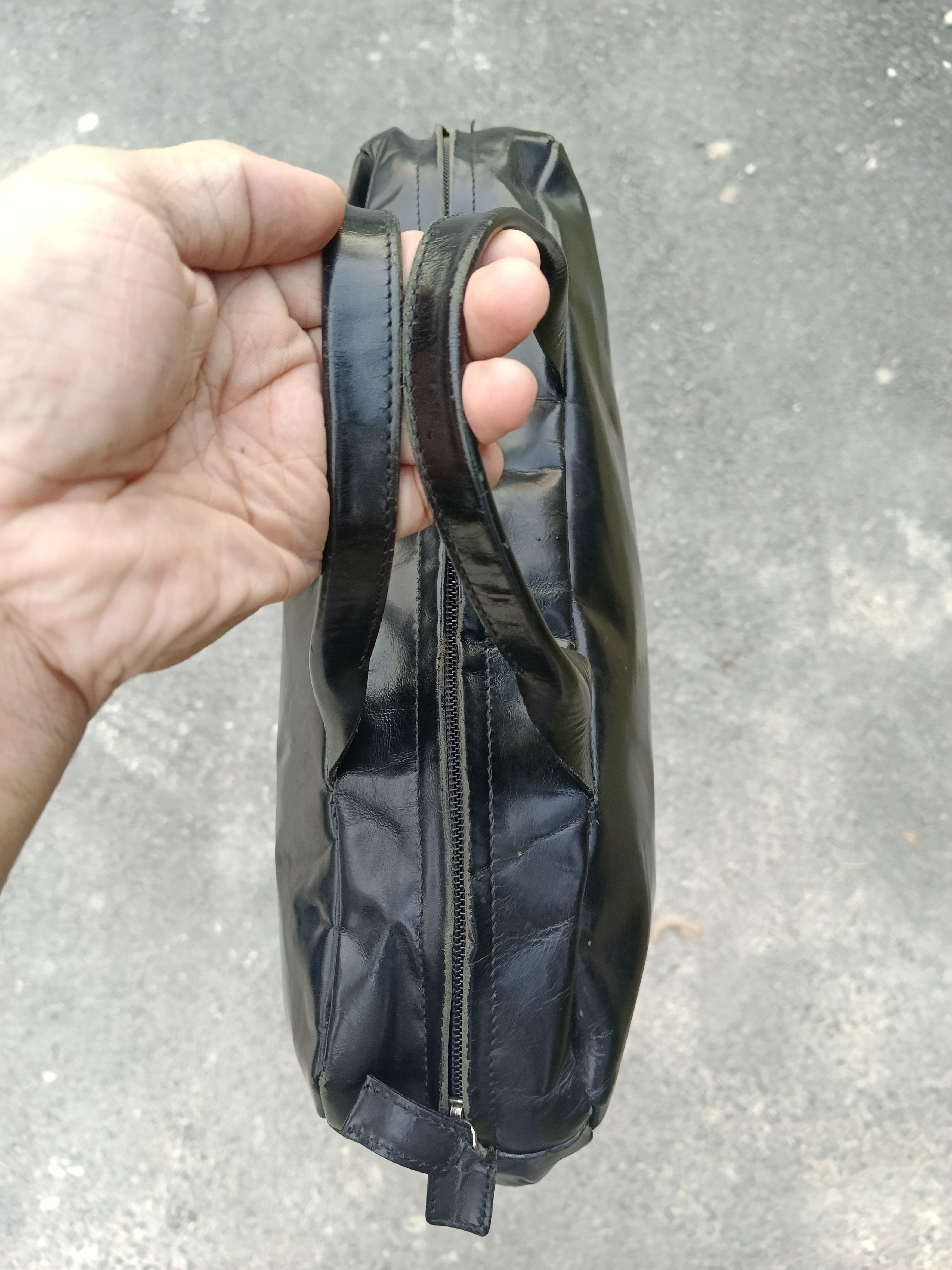 Issey Miyake × Leather ISSEY MIYAKI TSUMORI DUFFLE/GYM LEATHER BAG Size ONE SIZE - 5 Thumbnail