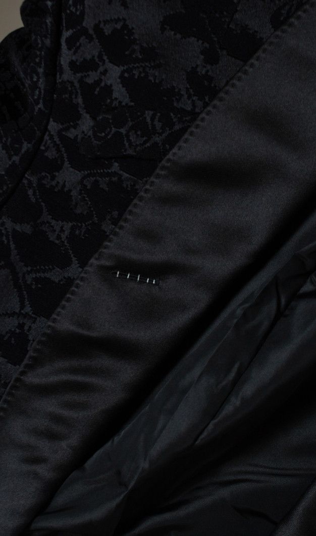 Tom Ford Tom Ford, Shelton jacquard tuxedo jacket in black Size 52R - 7 Thumbnail
