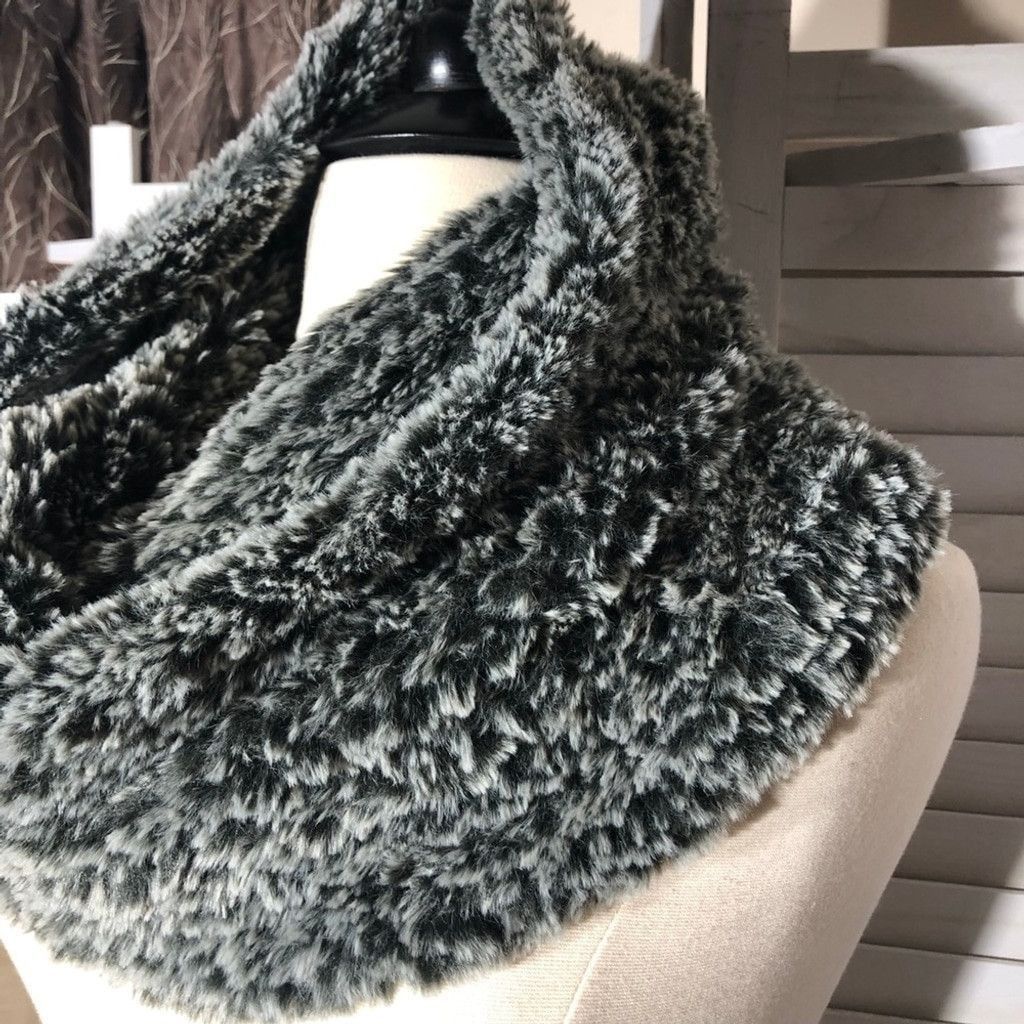 Vintage Infinity Scarf Plush Faux Fur Thick IlSuper Soft Gray sz OS Size ONE SIZE - 6 Thumbnail