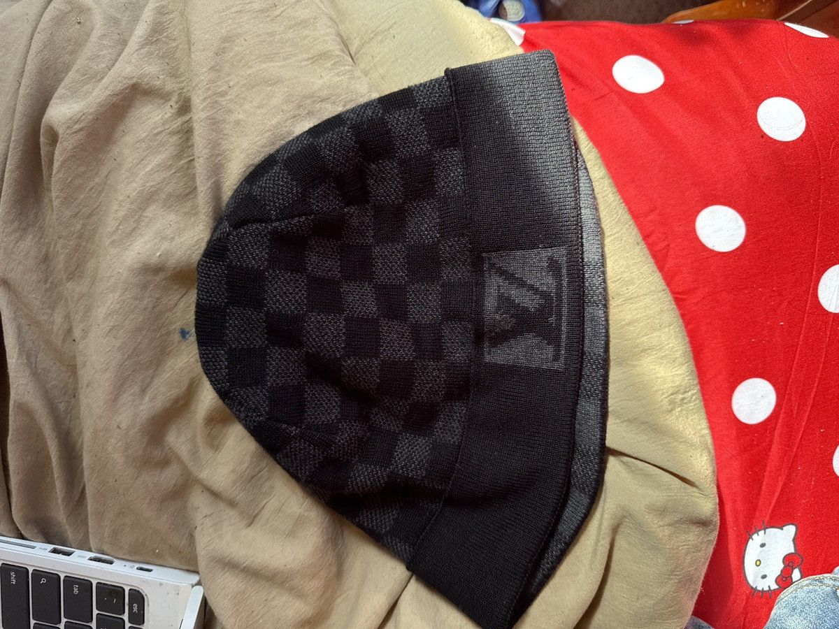 Louis Vuitton Louis Vuitton Beanie Damier Wool Black OS Size ONE SIZE - 2 Thumbnail