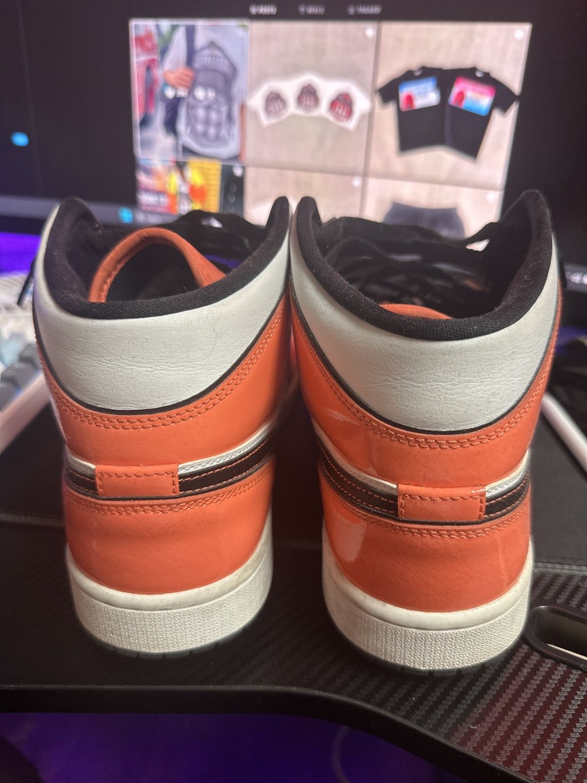 Nike Jordan 1 mid Size US 10 / EU 43 - 5 Thumbnail