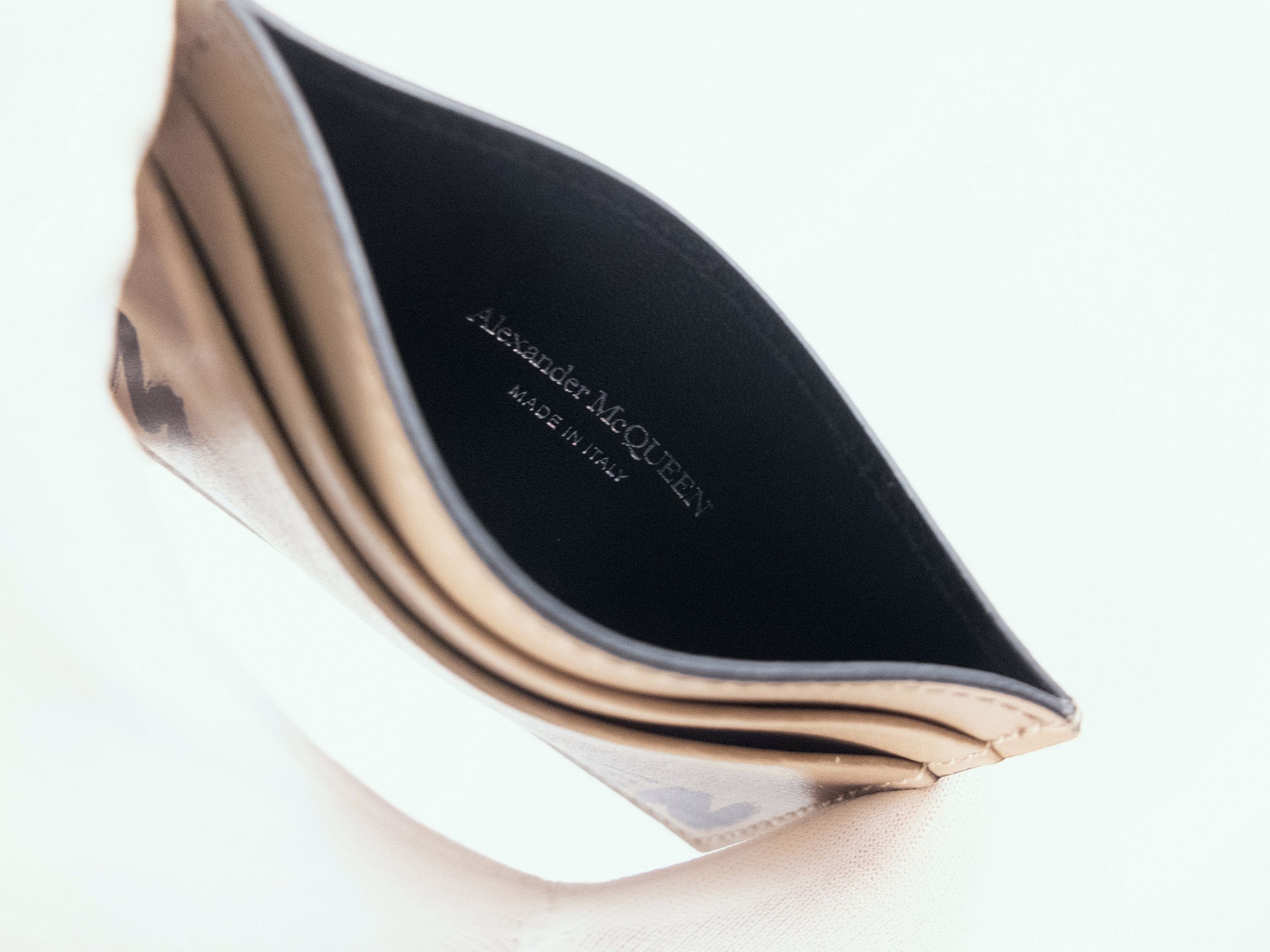 Alexander McQueen ALEXANDER MCQUEEN beige graffiti logo leather card holder q Size ONE SIZE - 4 Thumbnail