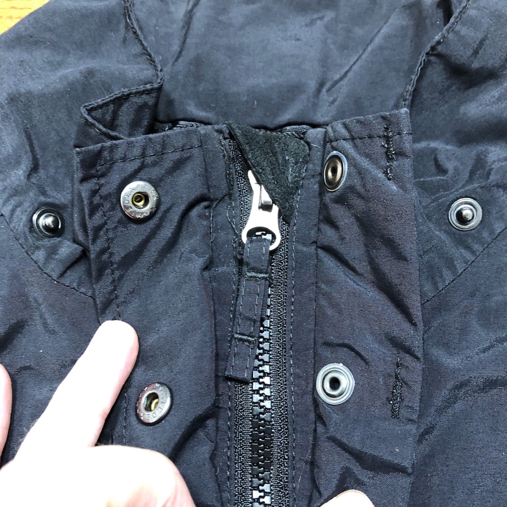 Carhartt Carhartt Windbreaker Jacket Nylon Waterproof Breathable Womens Small Black Size S / US 4 / IT 40 - 6 Thumbnail