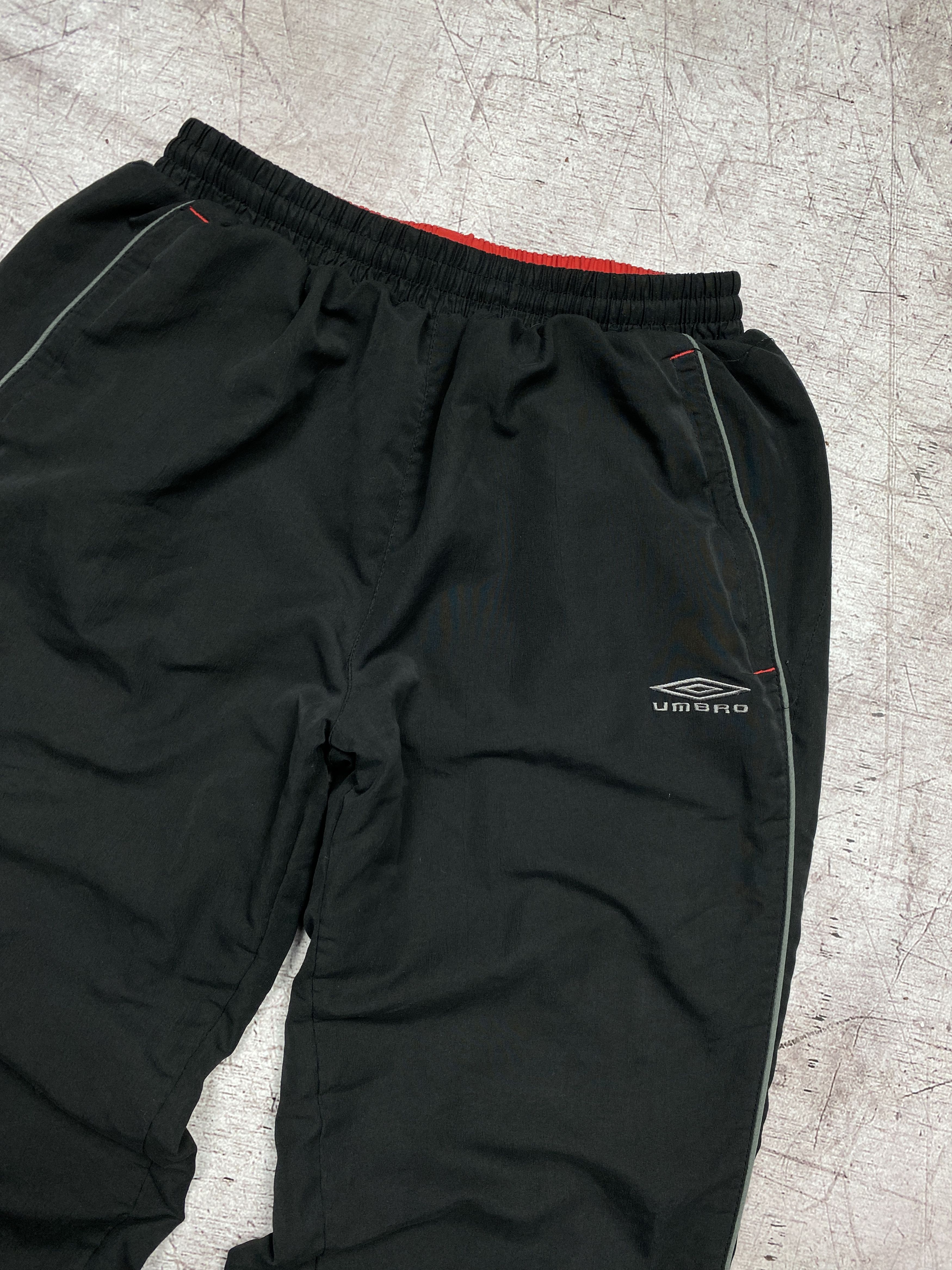 Umbro × Vintage Umbro Vintage Mens Nylon Baggy Parachute Pants y2k Size US 32 / EU 48 - 2 Thumbnail