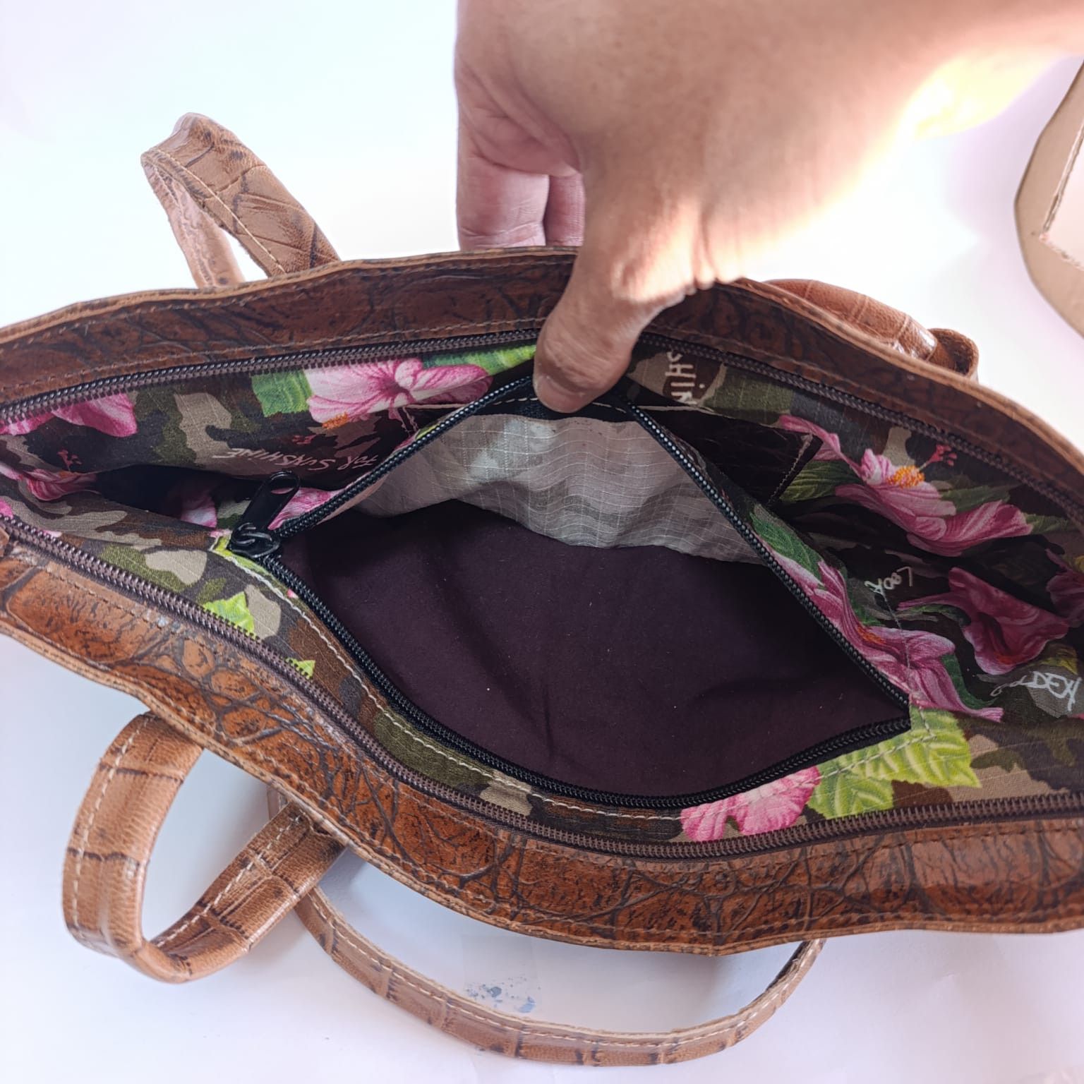 Handmade Hand Made Brown Embossed 100% Leather Women's Shoulder Bag Size ONE SIZE - 7 Thumbnail