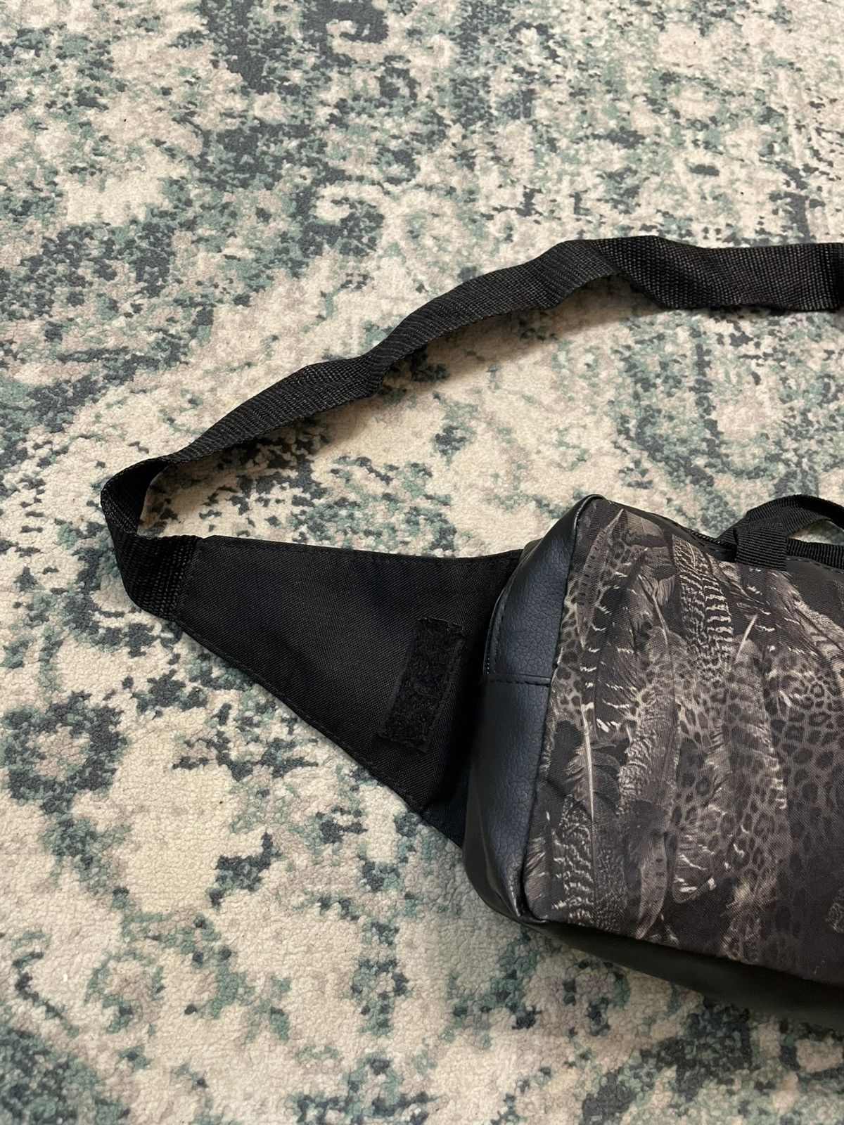 Mastermind Japan × Roen Roen By Hiromu Takahara “Love & Peace” Crossbody Bag Size ONE SIZE - 6 Thumbnail