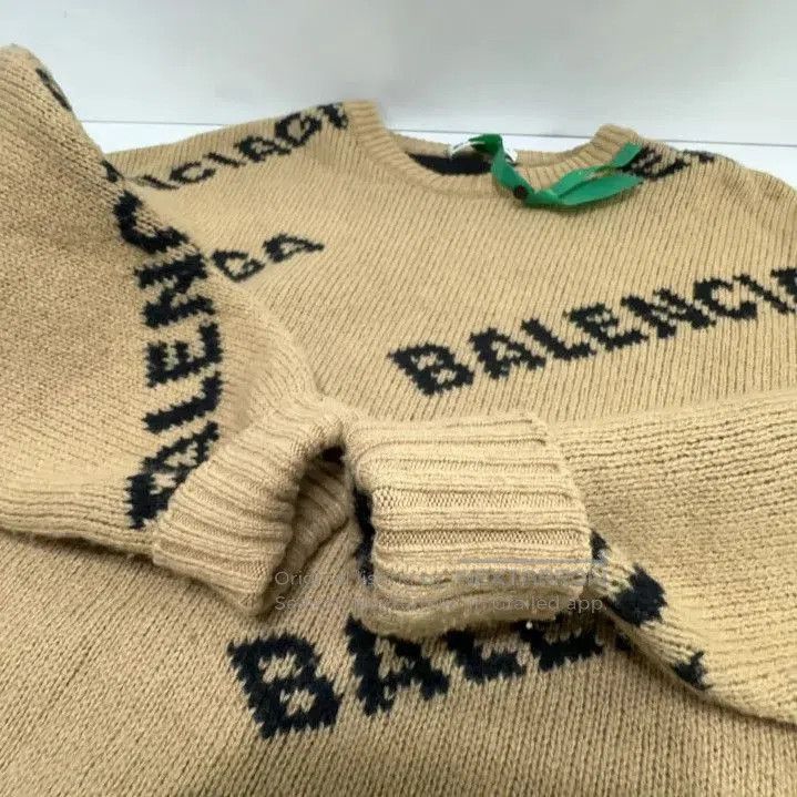 Balenciaga Balenciaga Logo Knit Sweater in Beige. Size US XS / EU 42 / 0 - 6 Thumbnail