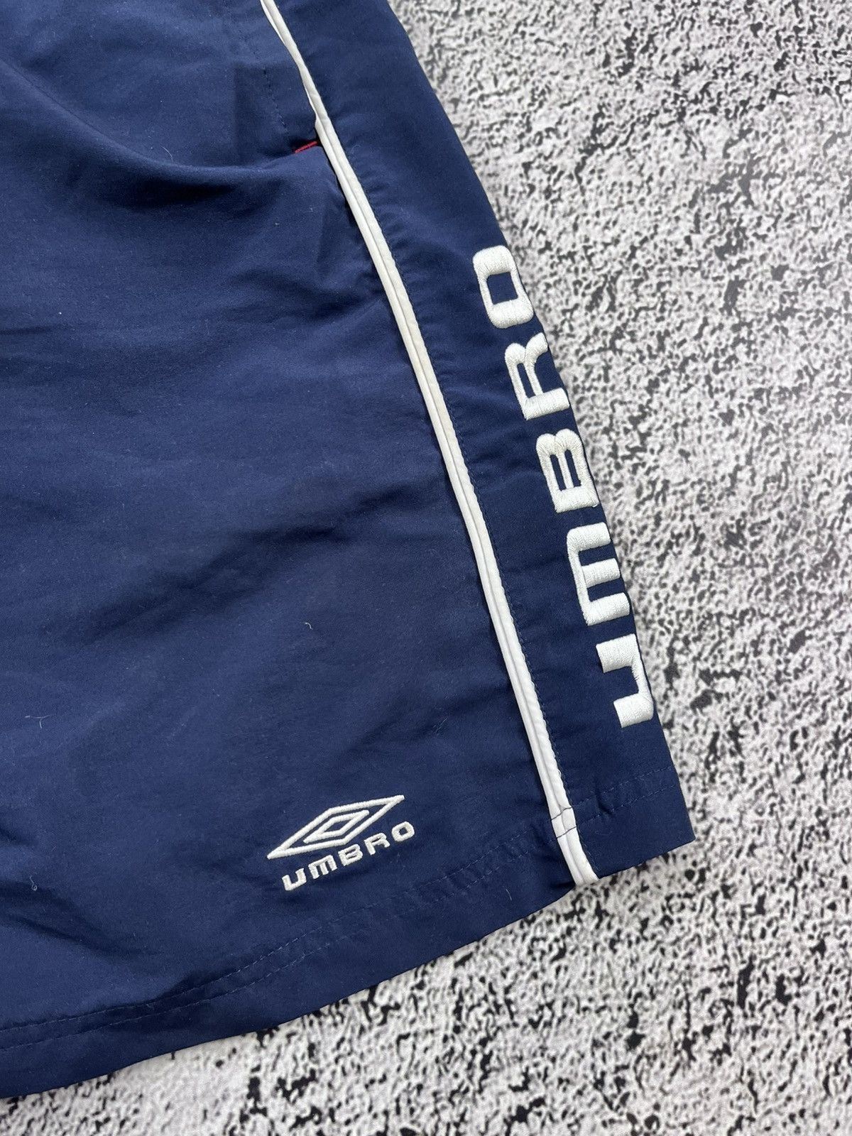 Umbro Vintage 90s Umbro shorts streetwear big logo style L Size US 34 / EU 50 - 5 Thumbnail