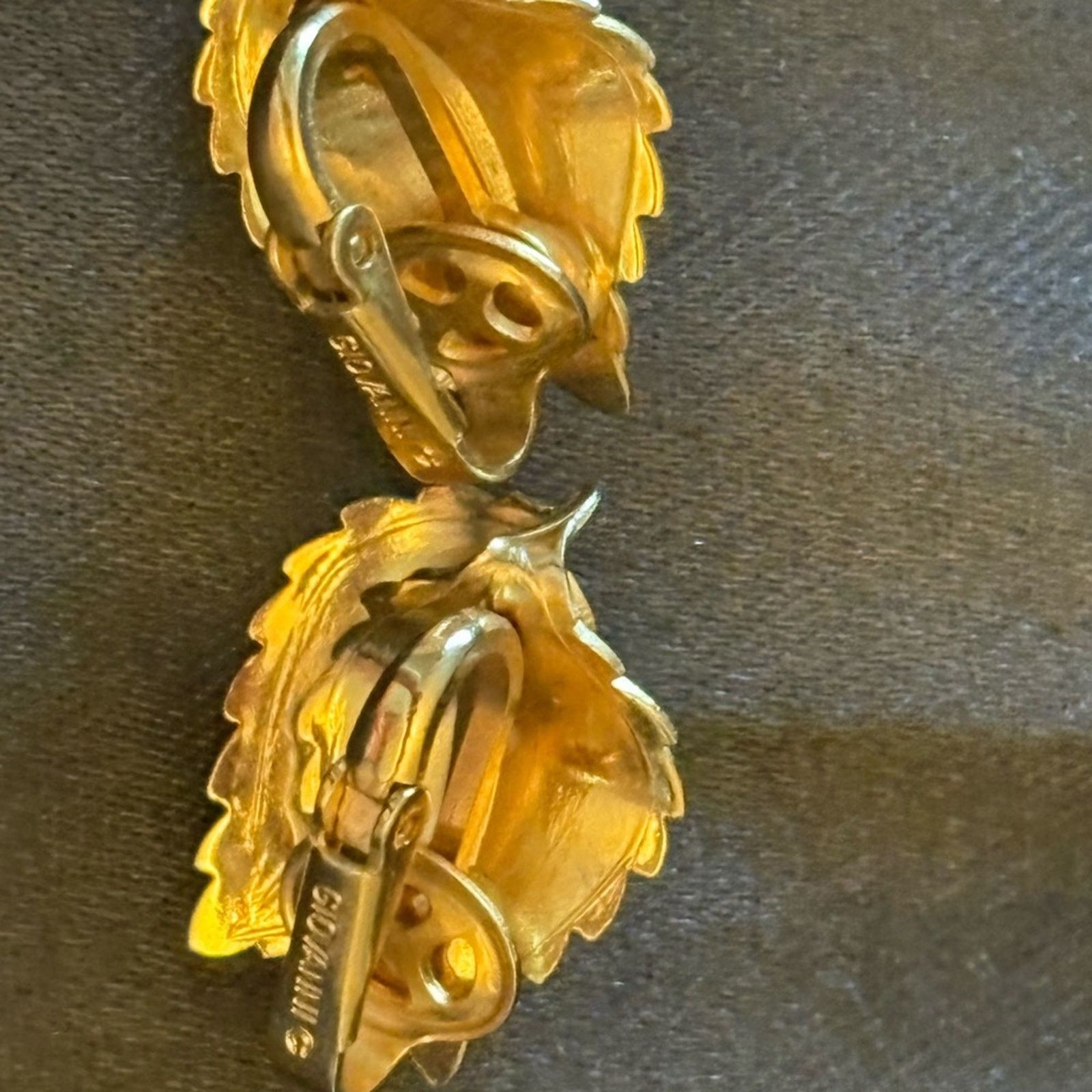 Other Vintage Signed GIOVANNI Double Leaf CLIP ON Earrings Size ONE SIZE - 11 Thumbnail