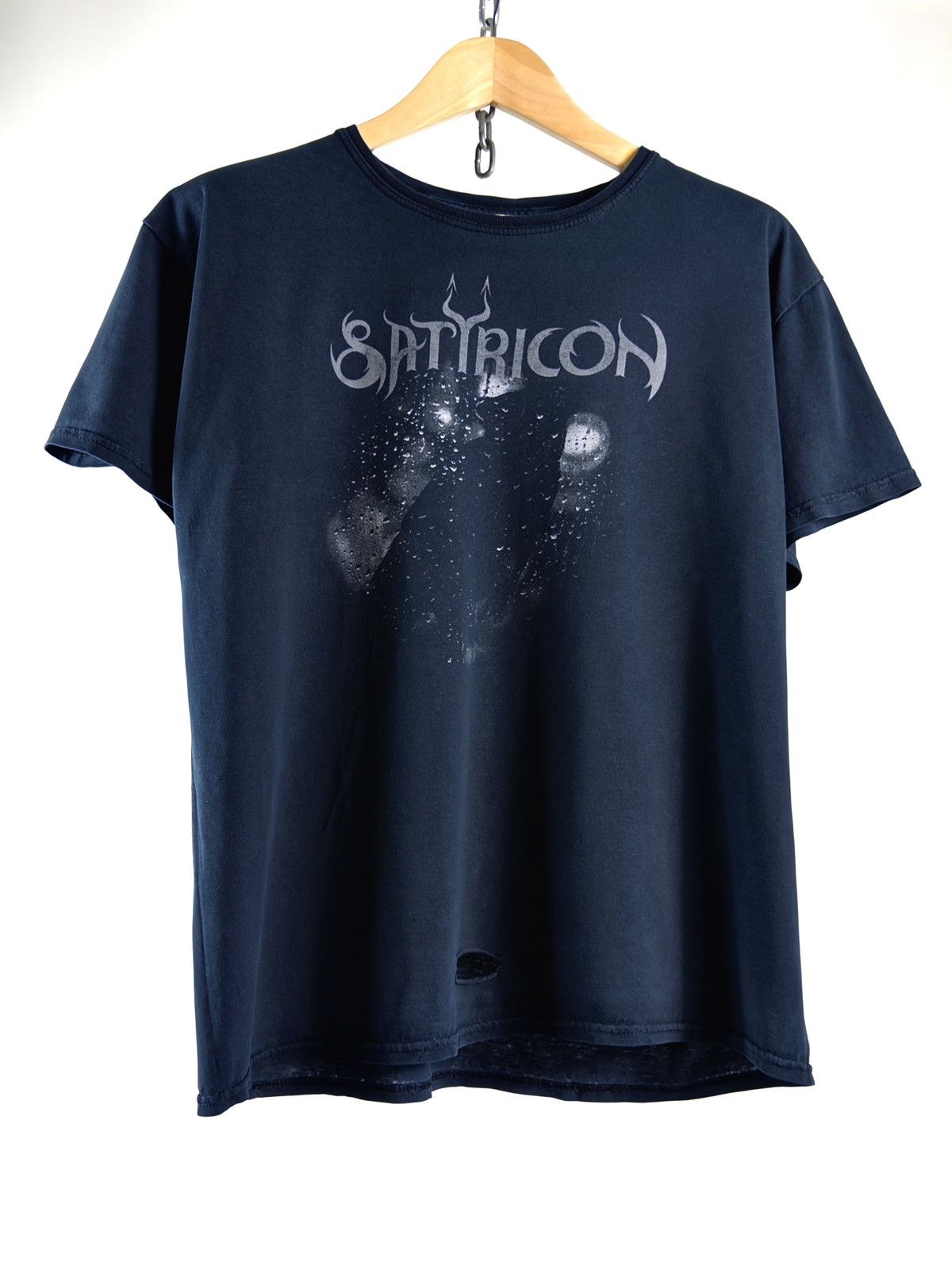 Band Tees 00s Vintage Satyricon Skull Distressed Black Metal Rock Tee Size US L / EU 52-54 / 3 - 3 Thumbnail