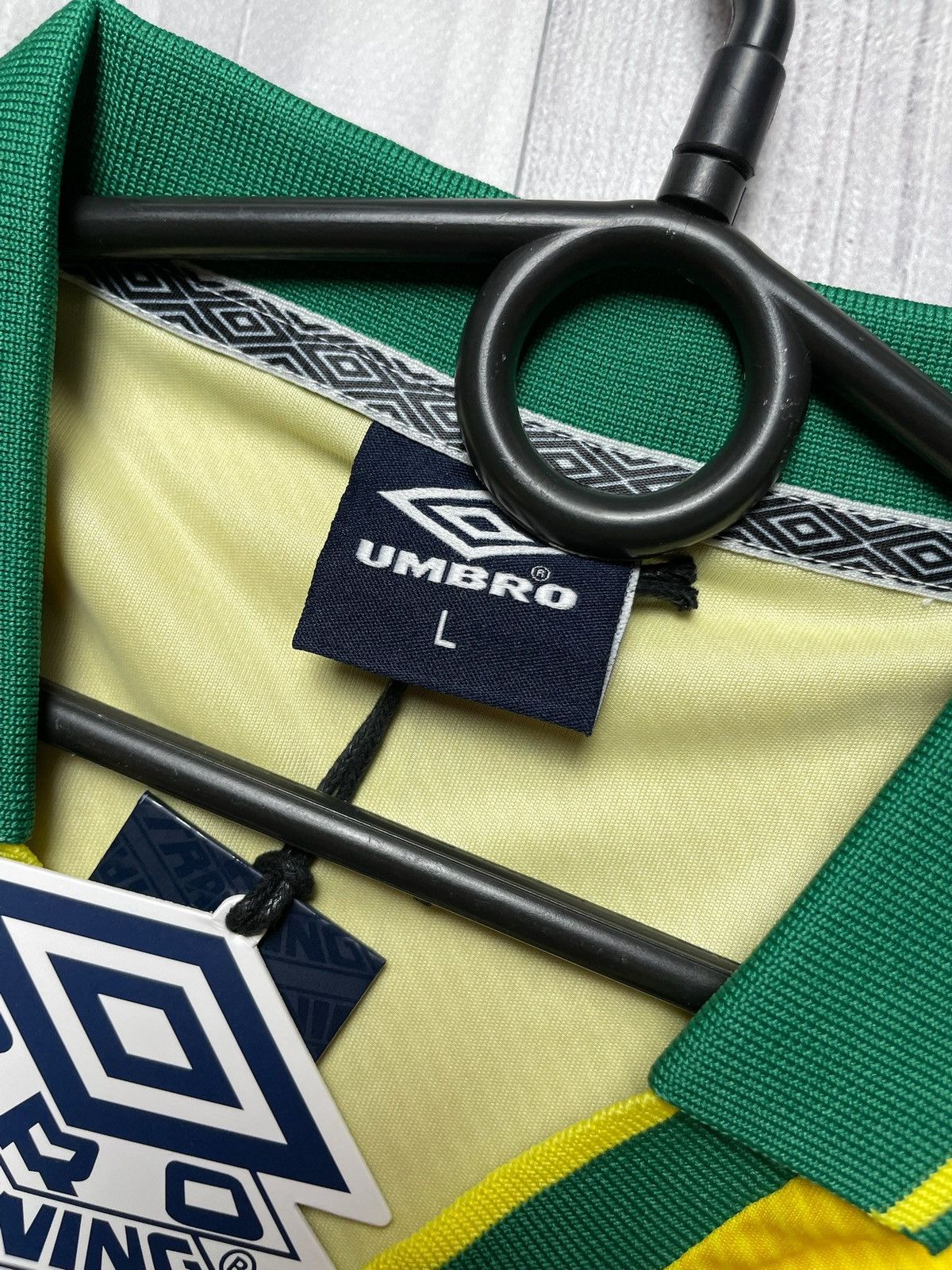 Umbro Vintage Umbro Pro training Brazil soccer jersey rare yellow Size US XL / EU 56 / 4 - 3 Thumbnail