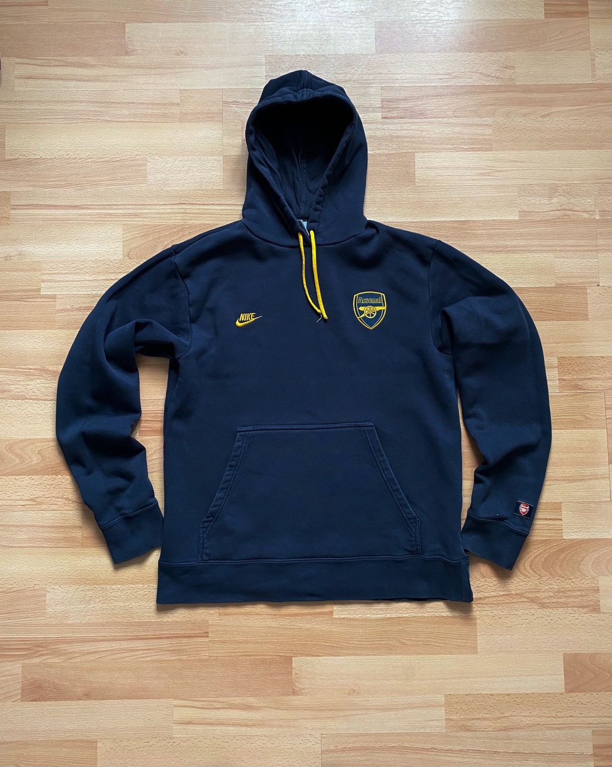 Nike Vintage Nike Arsenal soccer hoodie size L distressed Size US L / EU 52-54 / 3 - 2 Thumbnail