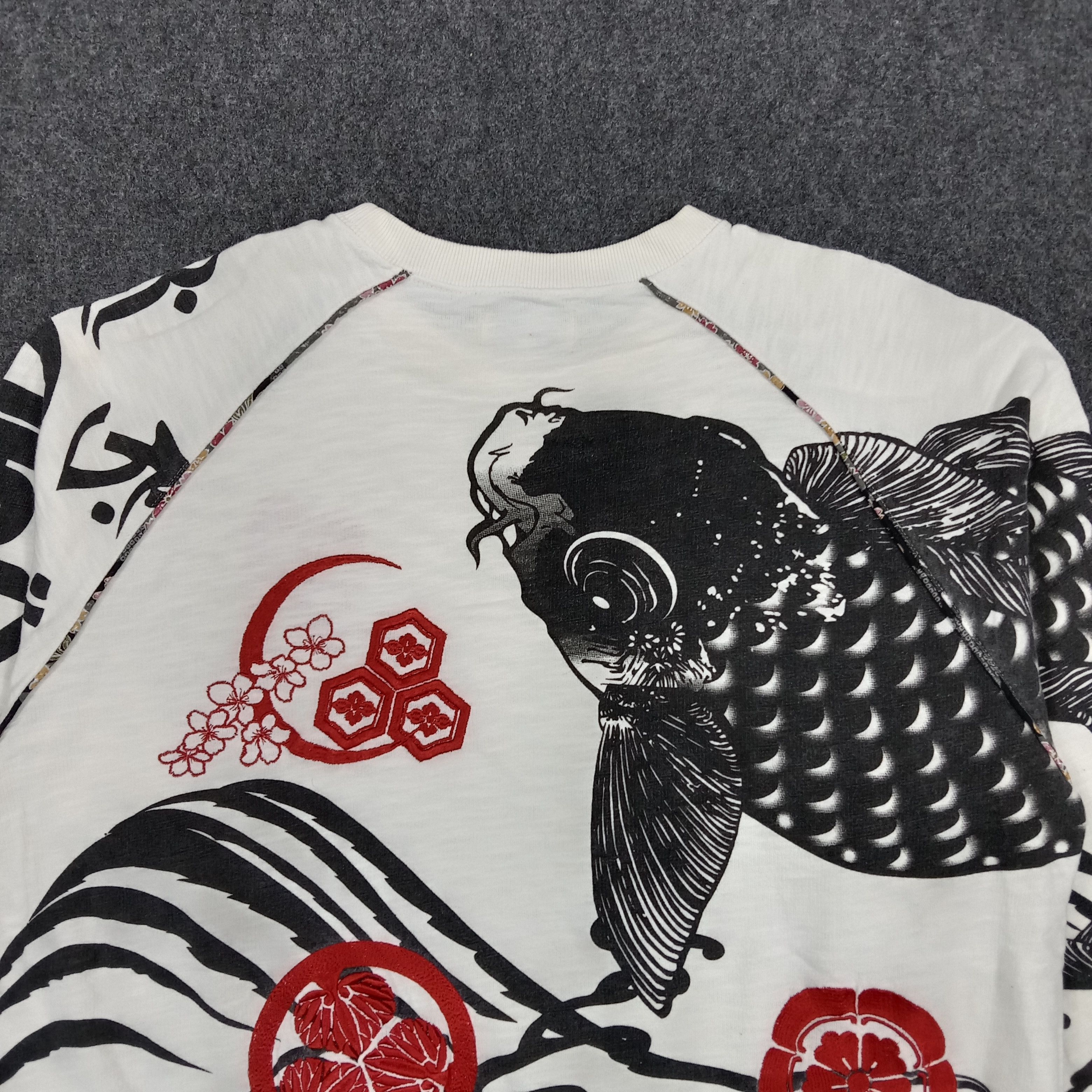 Karakuri Tamashii Karakuri Tamashi Japanese Koi Fish Sweatshirt C291N16 Size US XL / EU 56 / 4 - 2 Thumbnail