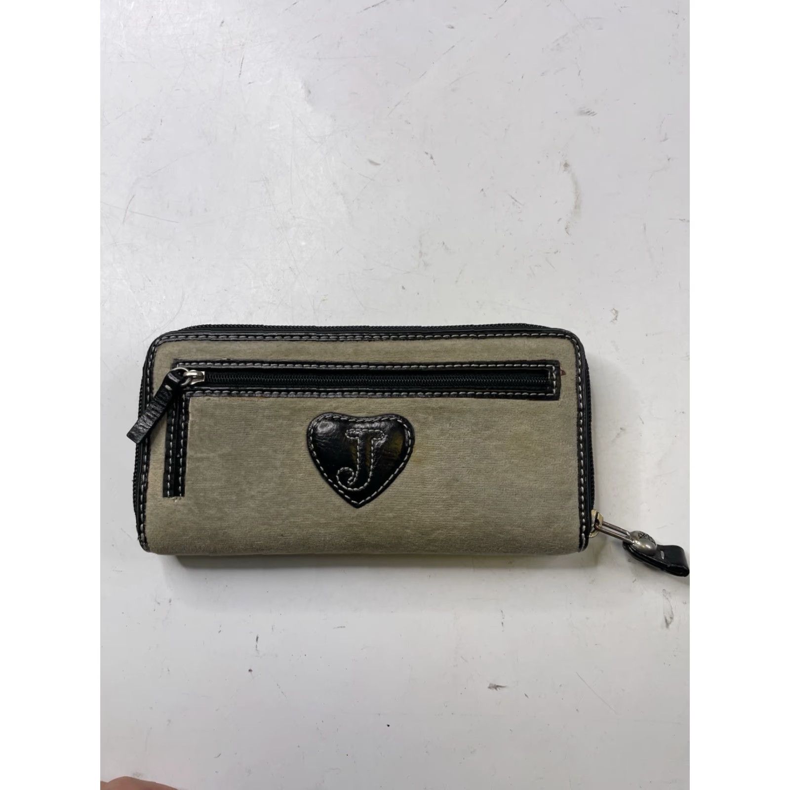 Juicy Couture VINTAGE Juicy Couture Wallet Wristlet Bag Clutch Velour Light Brown Zip Brown Women Wallet Wristlet Clutch 2000s Size ONE SIZE - 2 Thumbnail