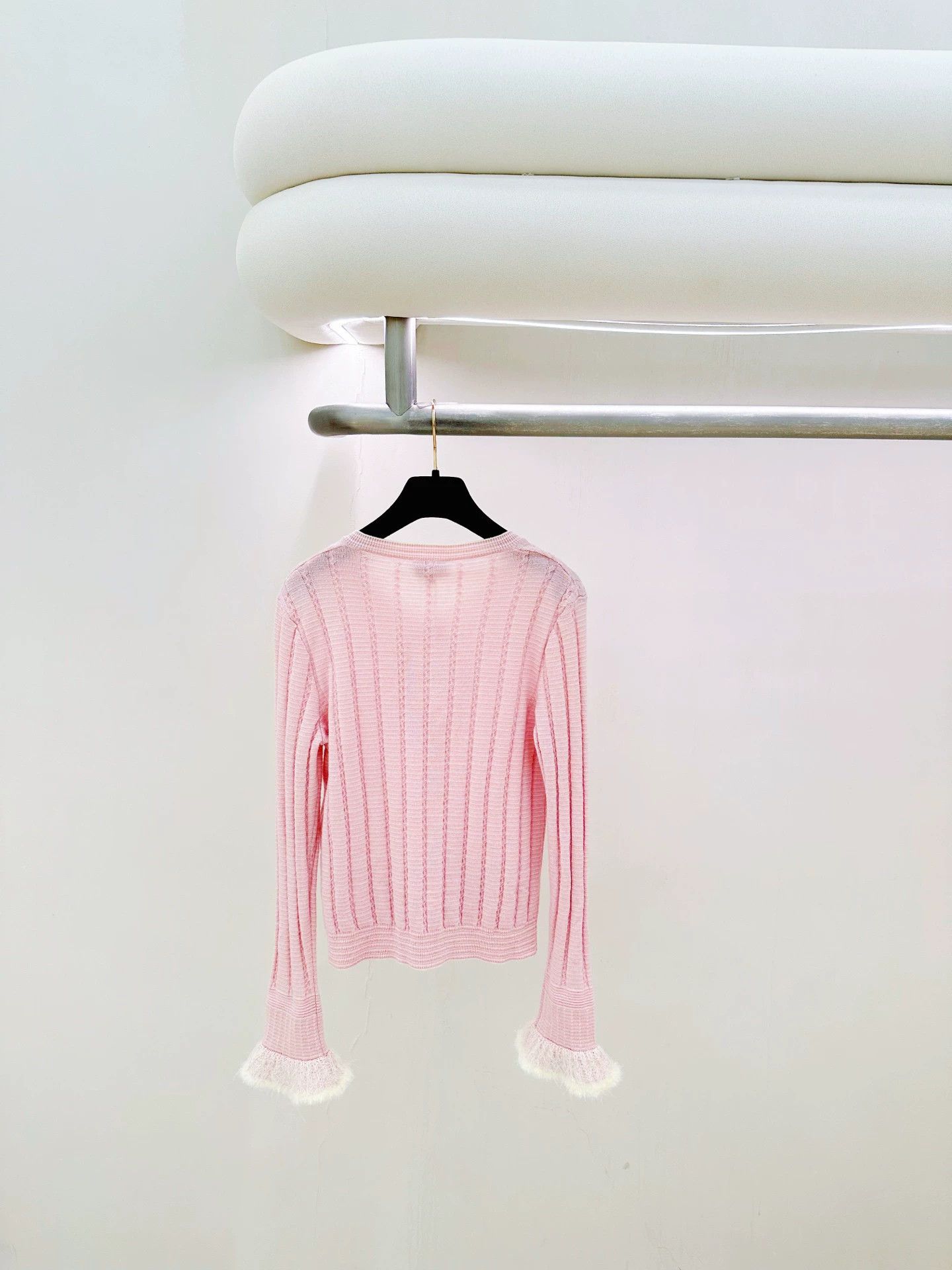 Chanel Chanel Pink Feather Cashmere Cardigan Size 36 New Size XS / US 0-2 / IT 36-38 - 2 Thumbnail