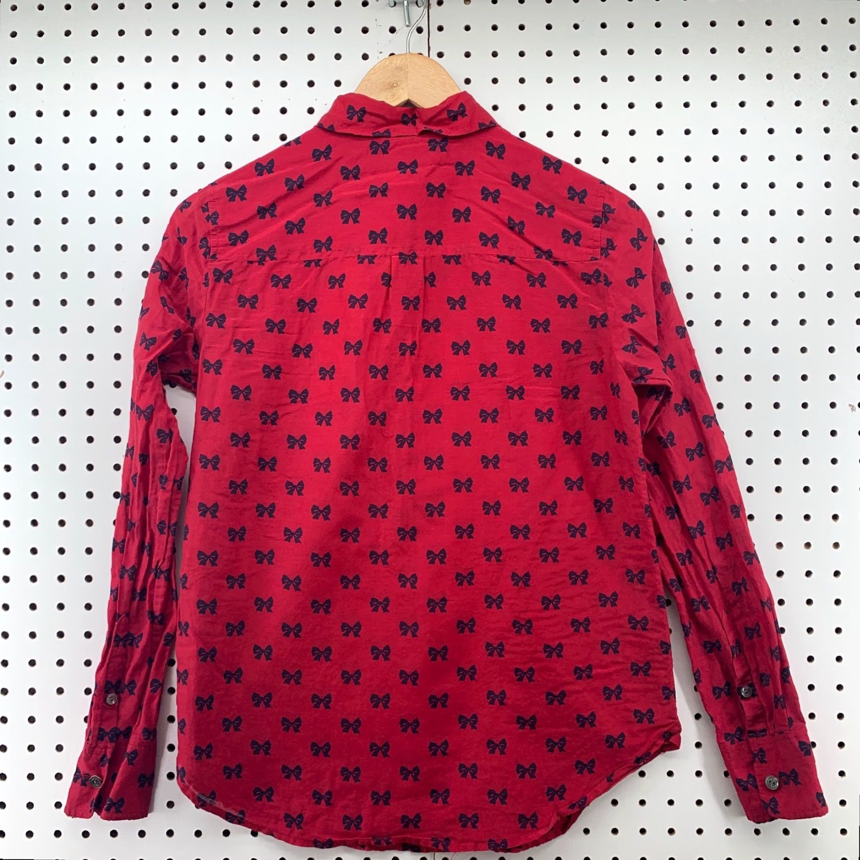 J.Crew J.CREW Button Shirt Womens Size 2 Red Long Sleeve Bow Tie AOP 18.5x25.5 Size XS / US 0-2 / IT 36-38 - 8 Thumbnail