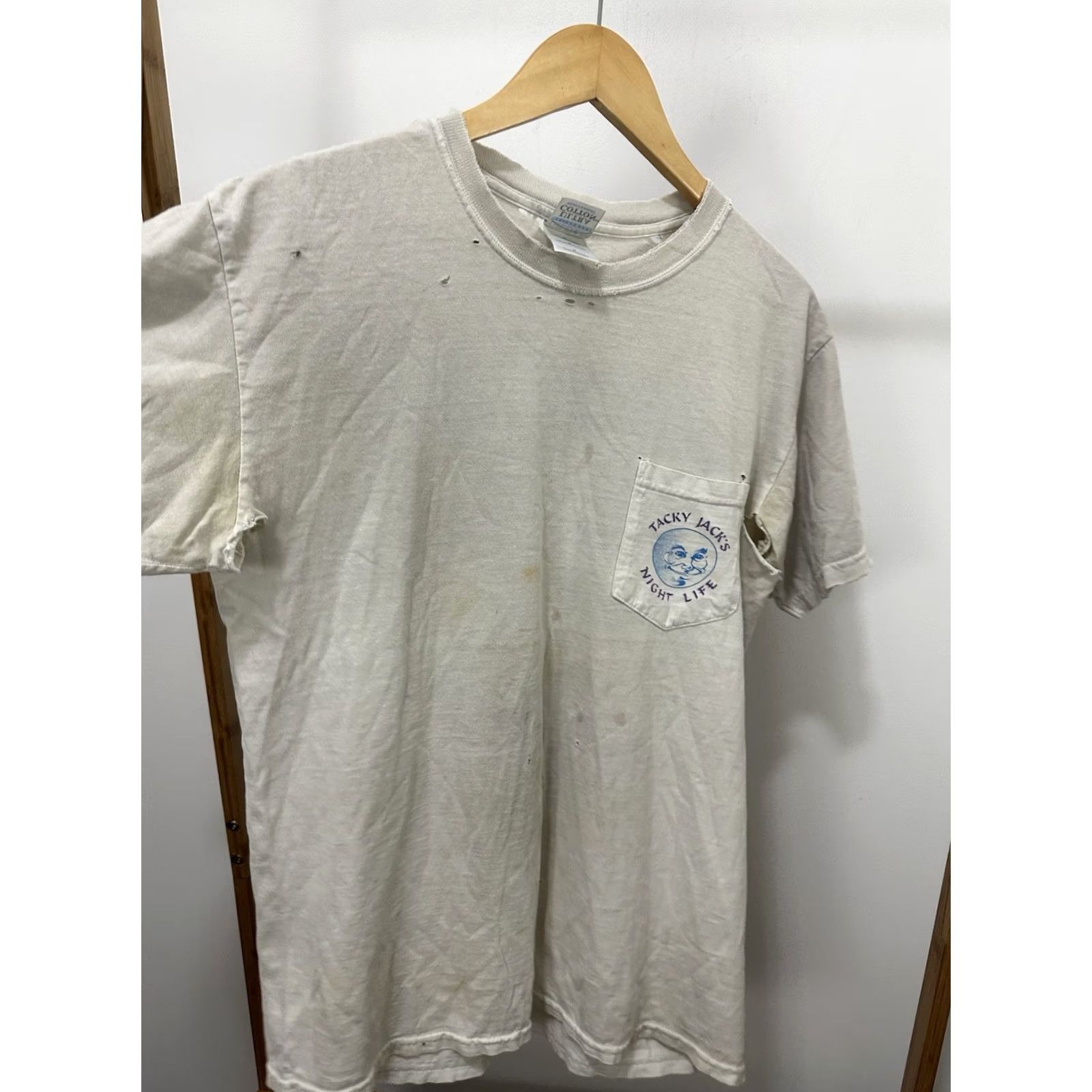 Gildan VTG Tacky Jack's Tavern AL Worn Thrashed Distressed Cotton T-Shirt M Shirt Mens White 90s Grunge Bar Seafood Distressed Mens Size US M / EU 48-50 / 2 - 6 Thumbnail